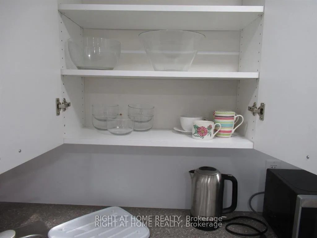 Photo 14 of Unit Lower, 272 Roxton Road, Toronto, Palmerston-Little Italy — HOMEH