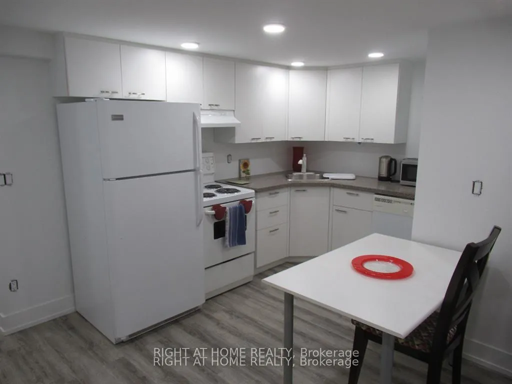 Photo 15 of Unit Lower, 272 Roxton Road, Toronto, Palmerston-Little Italy — HOMEH