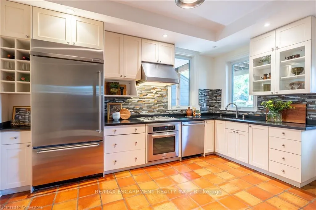 Photo 12 of 24 Bruce Street, Hamilton, Durand — HOMEH