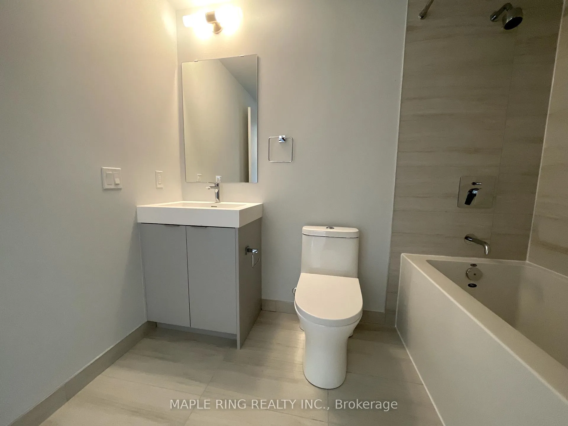Photo 3 of Unit 3907, 2920 Highway 7 Road, Vaughan, Concord — HOMEH