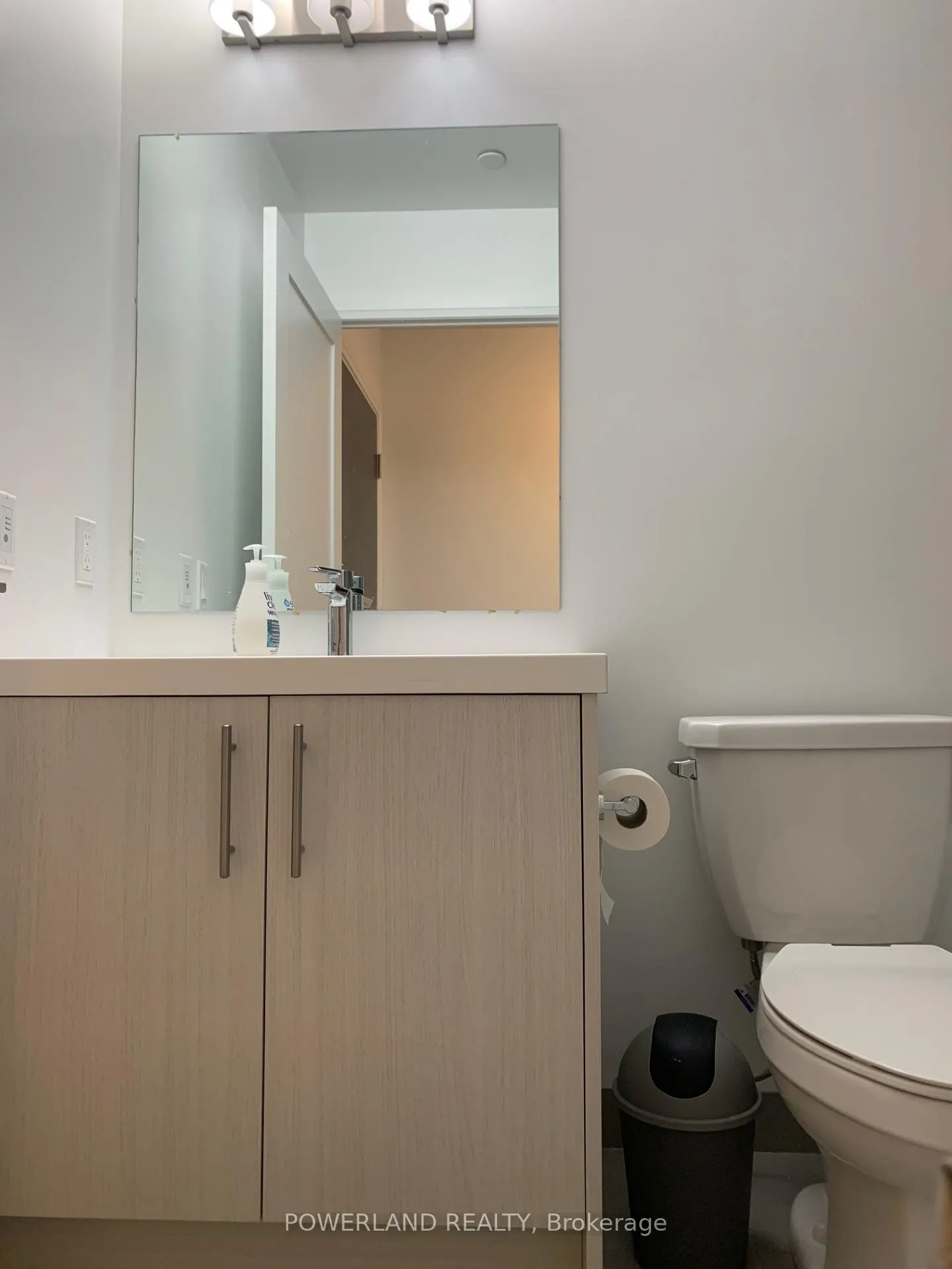 Photo 13 of Unit 906, 286 Main Street, Toronto, East End-Danforth — HOMEH
