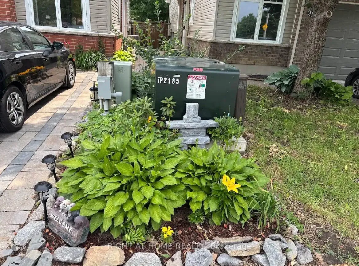 Photo 4 of Unit D, 29 Cresthaven Drive, Ottawa, Barrhaven East — HOMEH