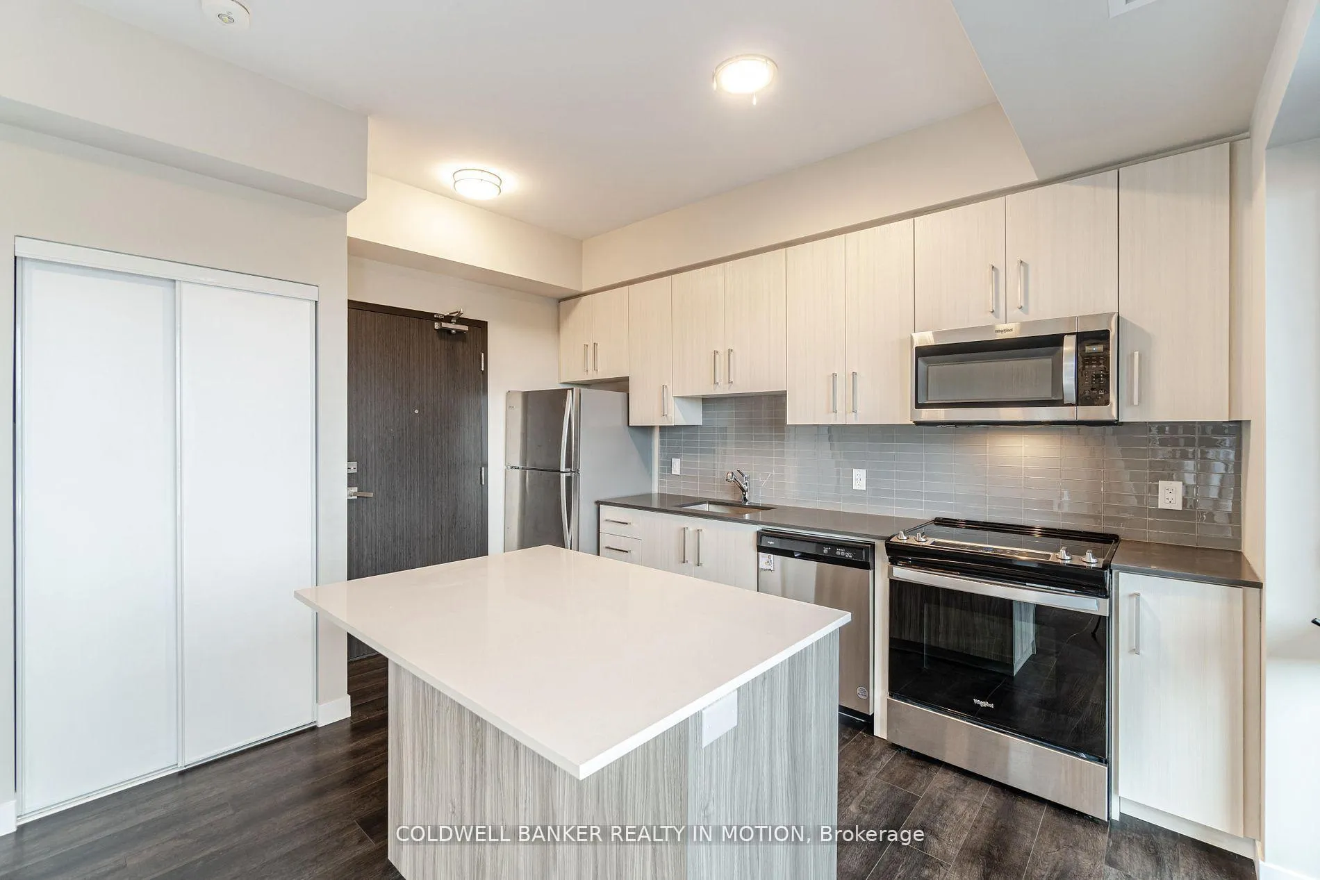 Photo 9 of Unit 303, 15 Queen Street S, Hamilton, Central — HOMEH