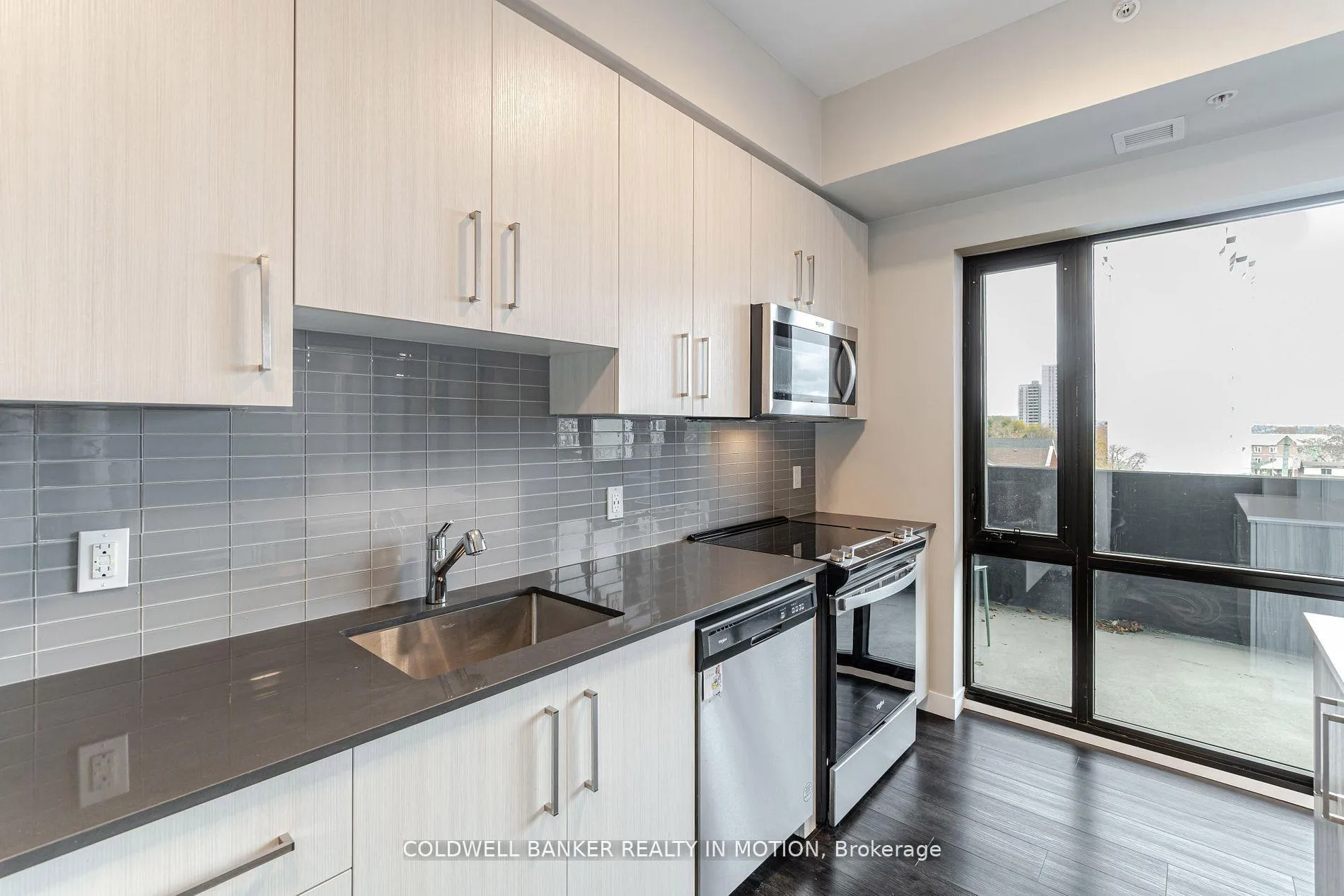 Photo 10 of Unit 303, 15 Queen Street S, Hamilton, Central — HOMEH