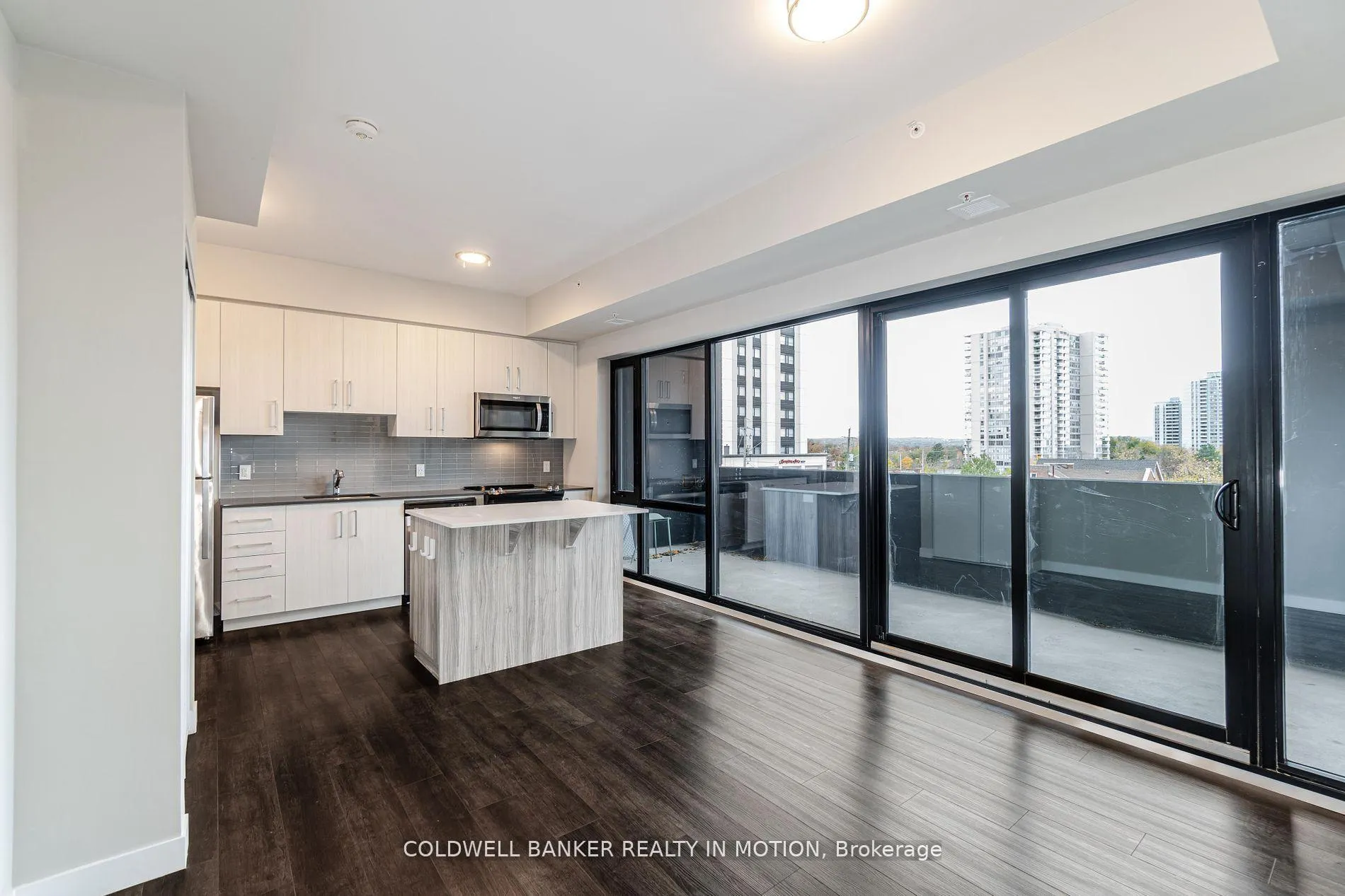 Photo 14 of Unit 303, 15 Queen Street S, Hamilton, Central — HOMEH