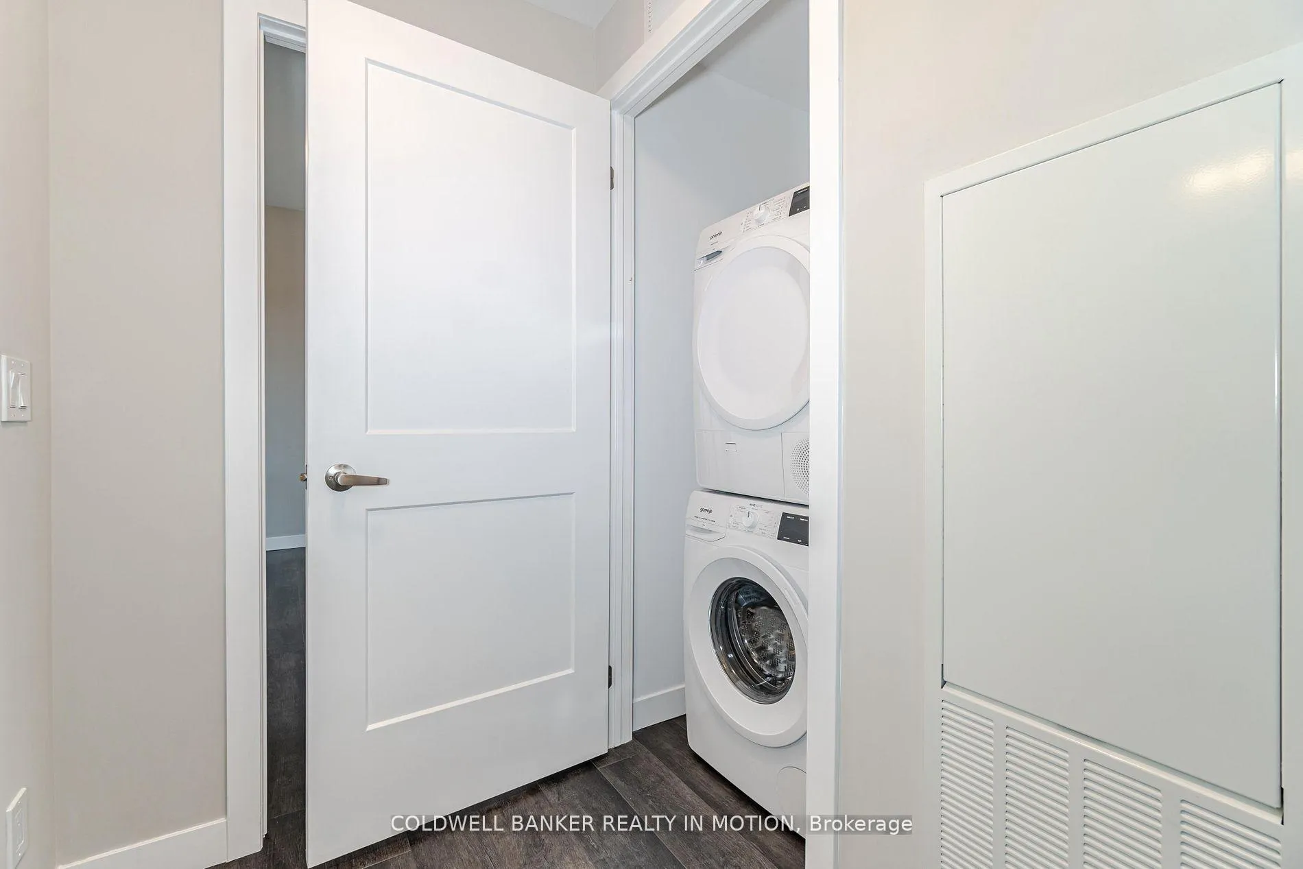 Photo 18 of Unit 303, 15 Queen Street S, Hamilton, Central — HOMEH