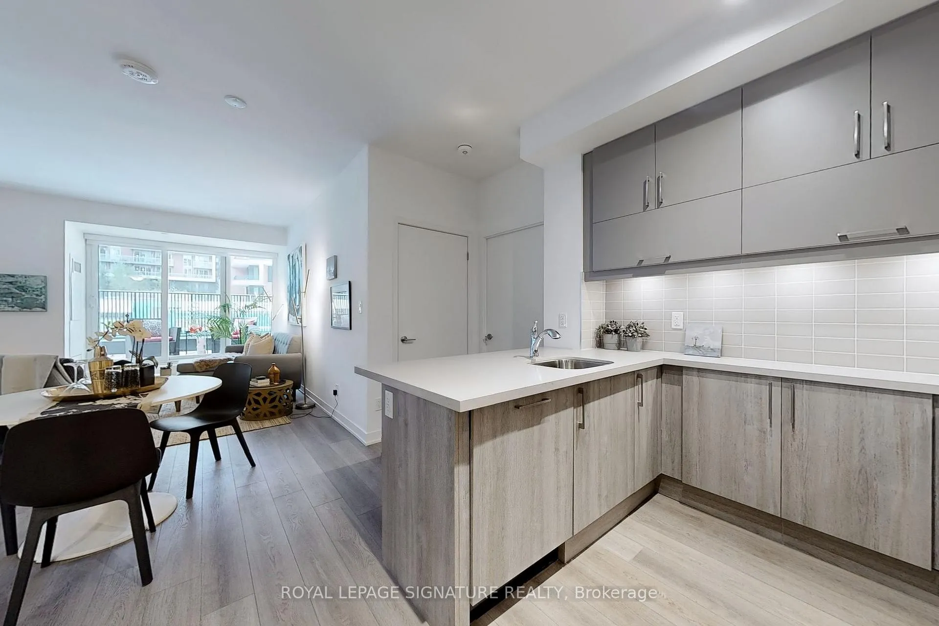 Photo 4 of Unit 303C, 38 Simcoe Promenade Street, Markham, Unionville — HOMEH