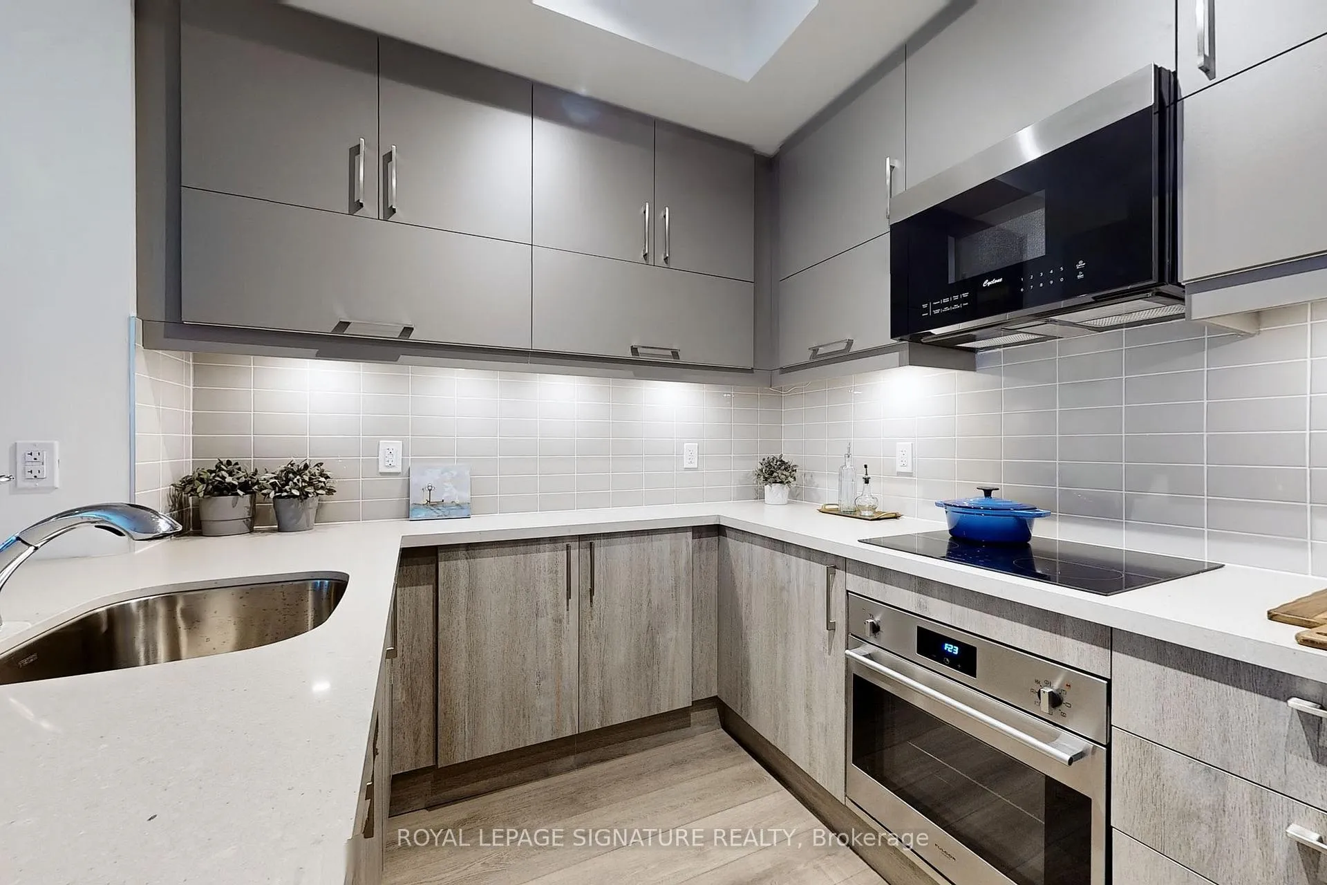 Photo 5 of Unit 303C, 38 Simcoe Promenade Street, Markham, Unionville — HOMEH