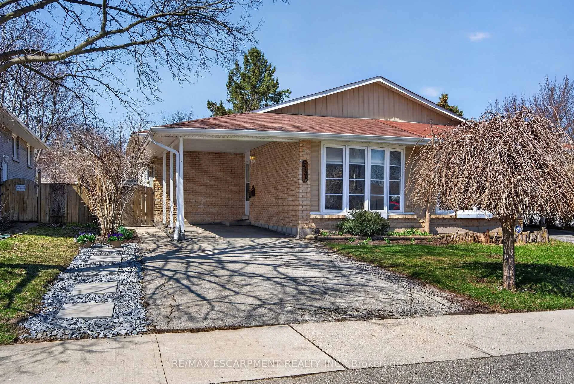 Photo 2 of 2348 Greenbank Trail, Burlington, Brant Hills — HOMEH