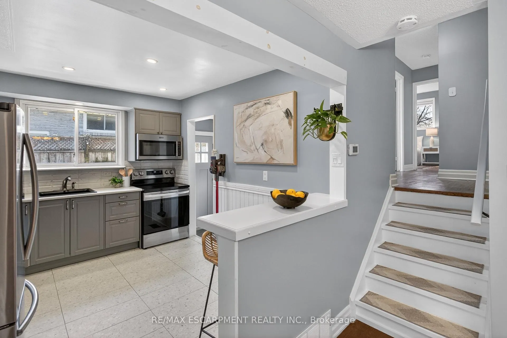 Photo 9 of 2348 Greenbank Trail, Burlington, Brant Hills — HOMEH