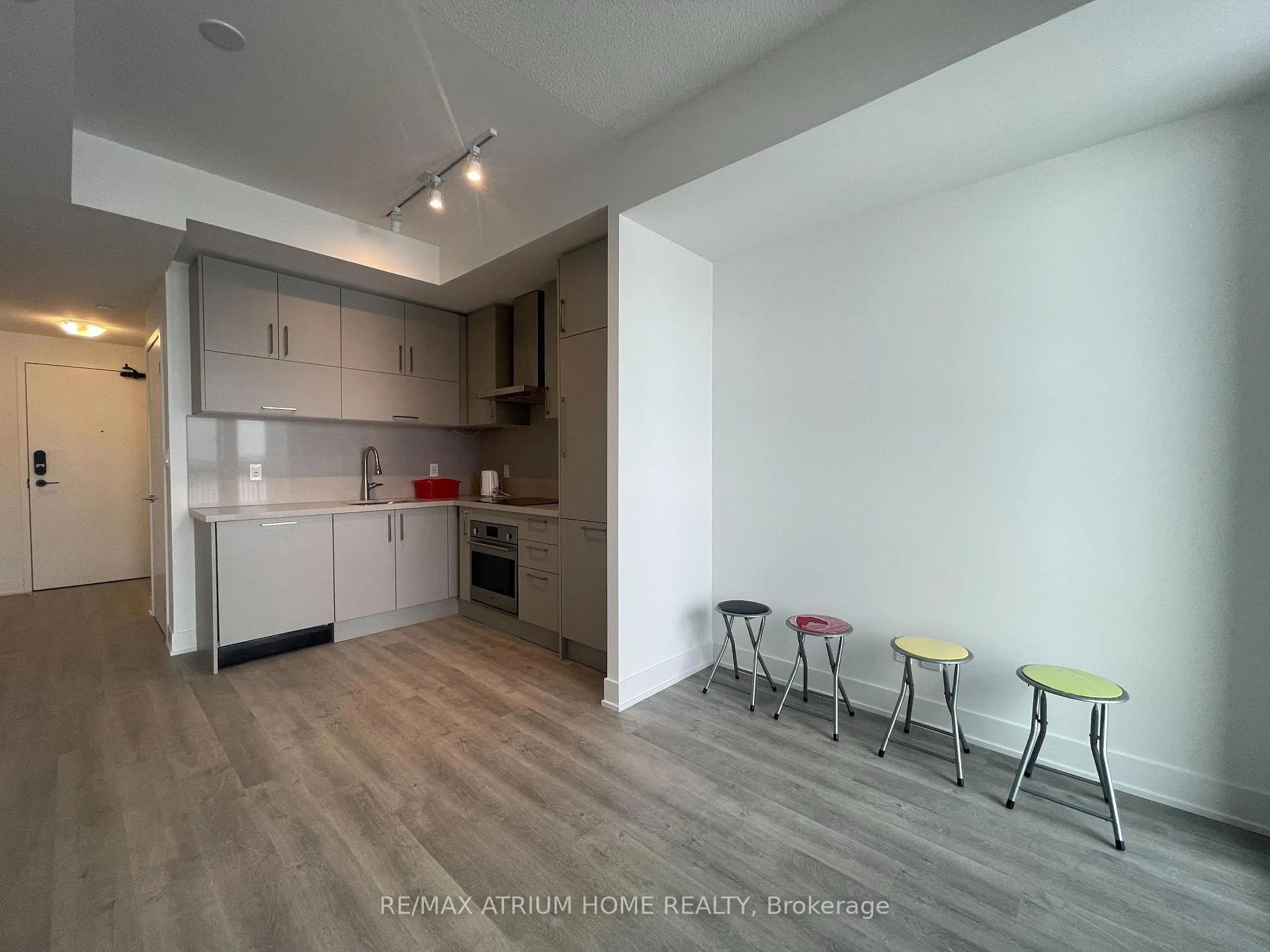Photo 4 of Unit 511, 38 Andre De Grasse Street, Markham, Unionville — HOMEH