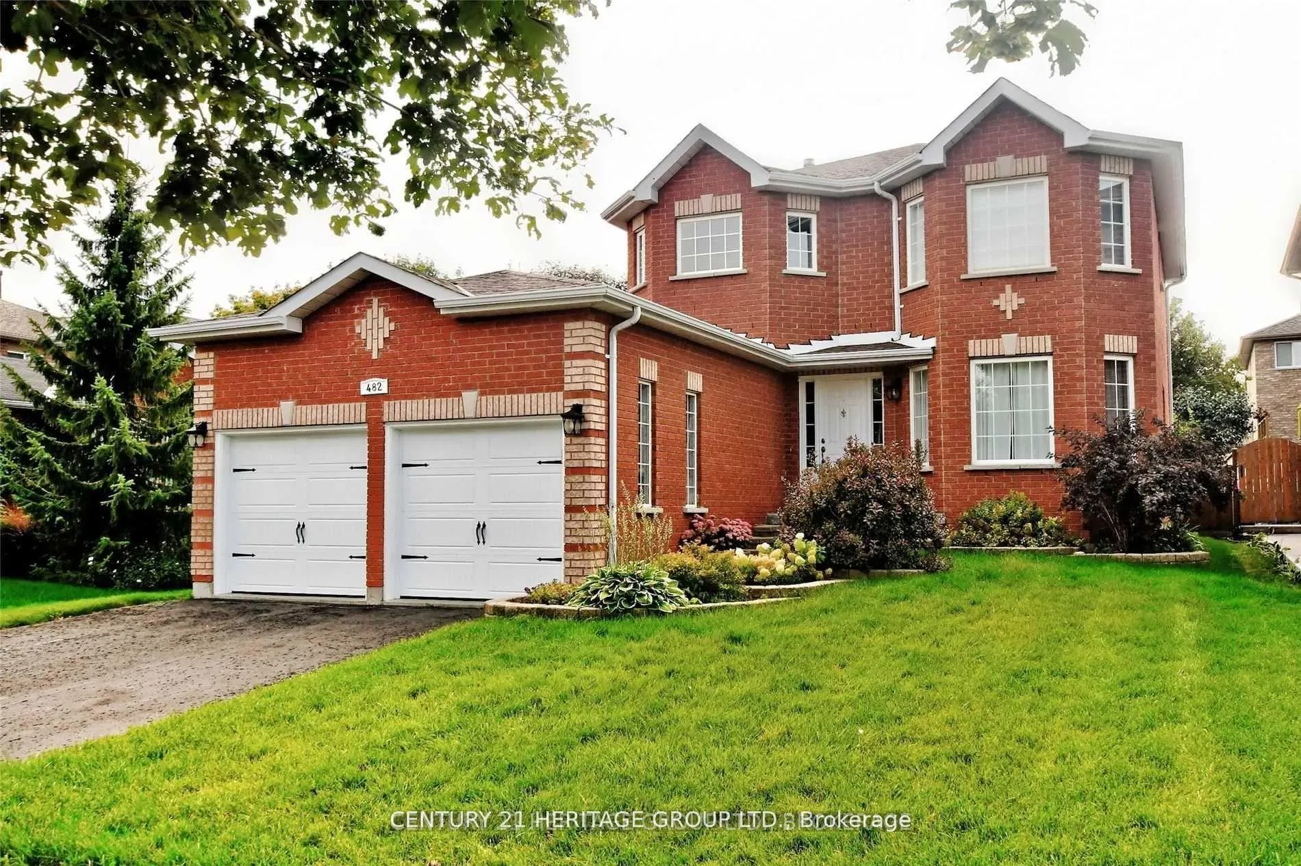 Front of 482 Ferndale Drive N