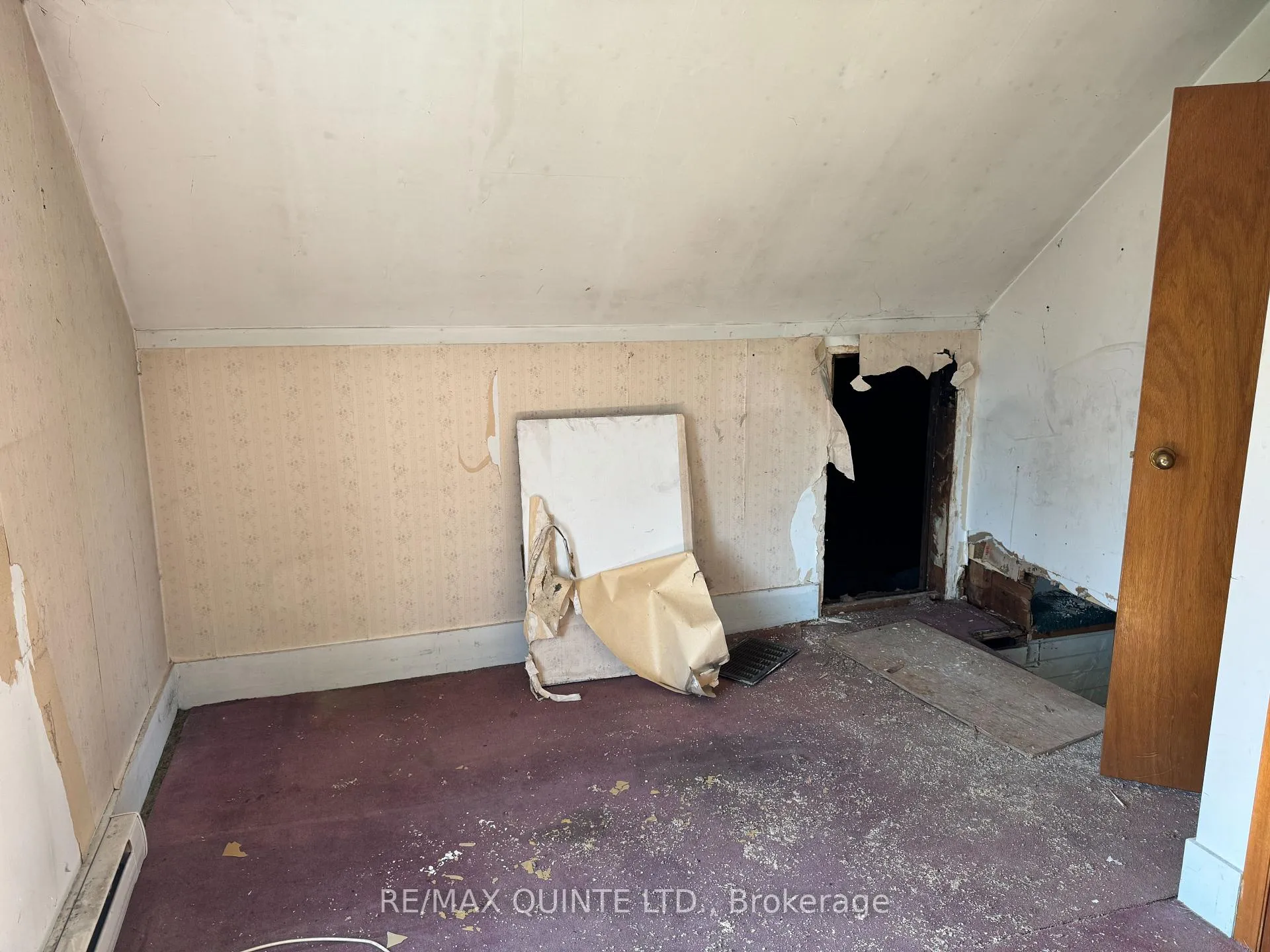 Photo 5 of 801 Old Highway 2, Quinte West, Sidney Ward — HOMEH