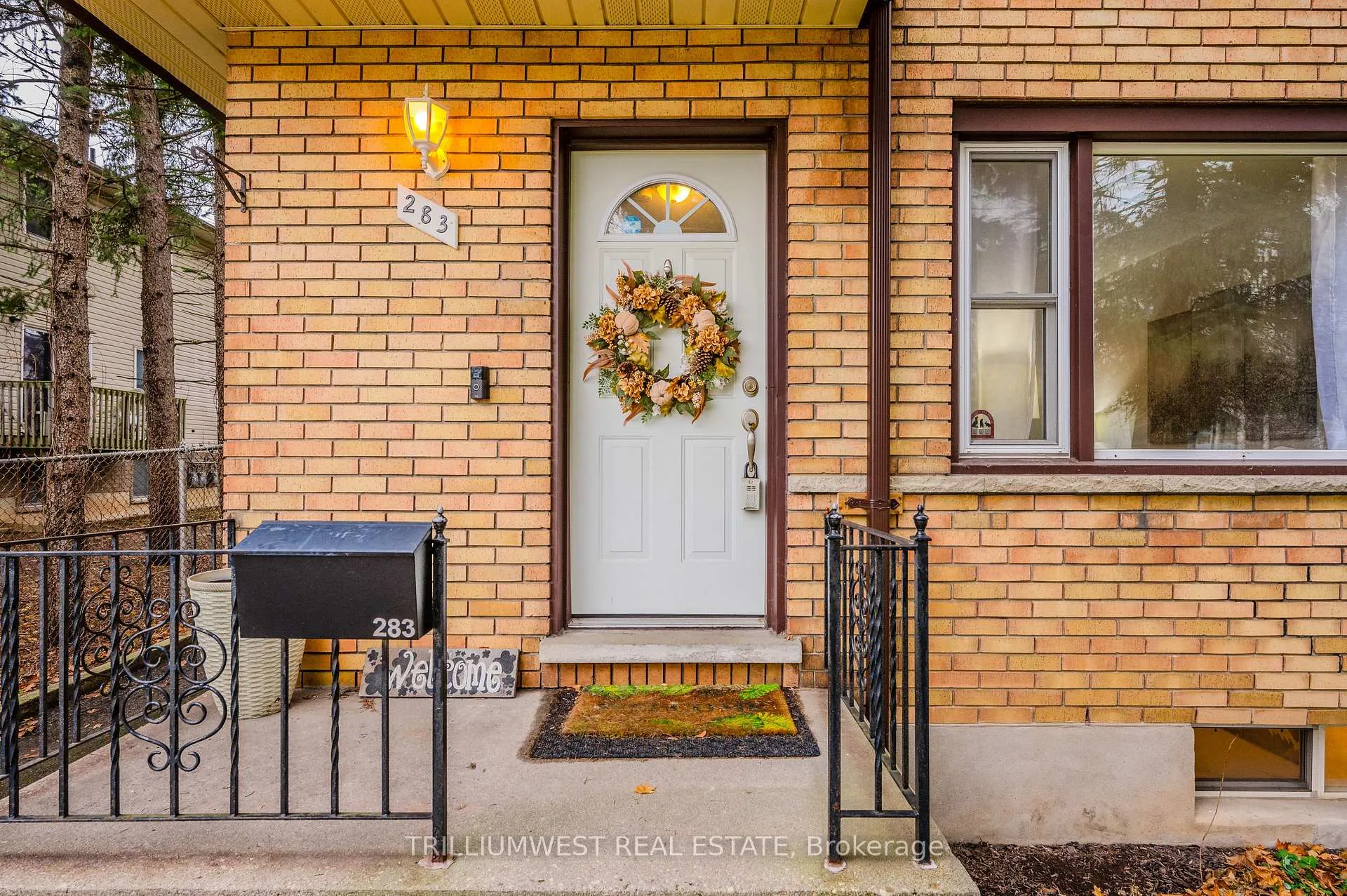Photo 3 of 283 Spadina Road E, Kitchener — HOMEH