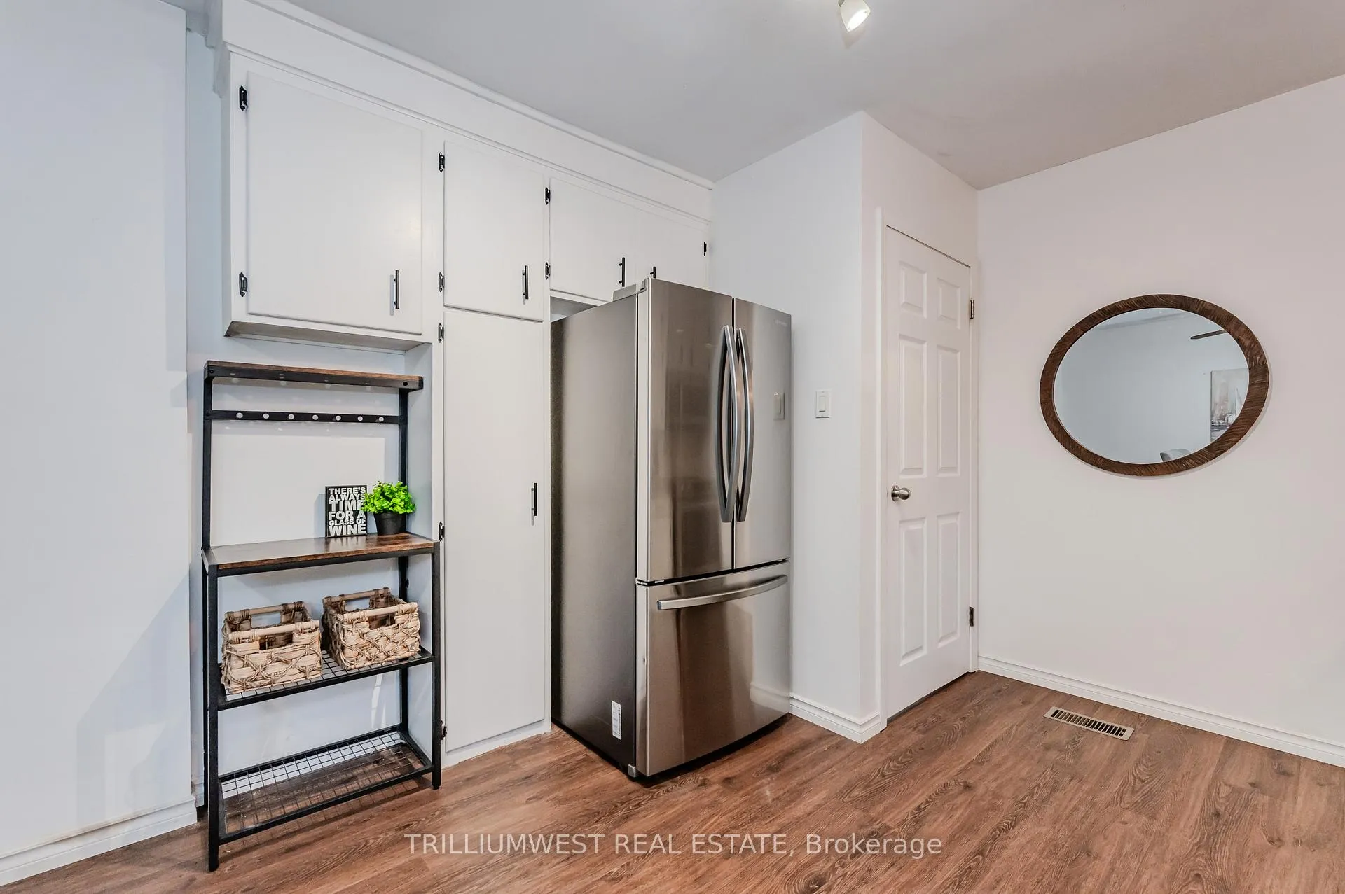 Photo 10 of 283 Spadina Road E, Kitchener — HOMEH
