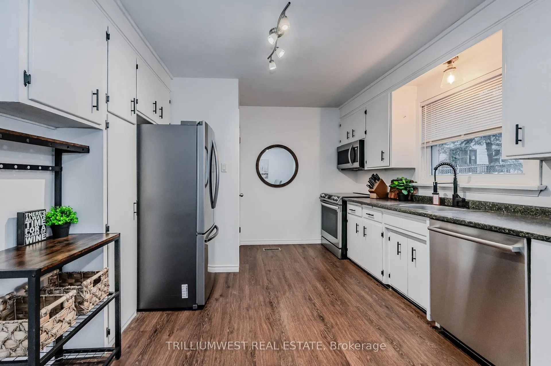 Photo 13 of 283 Spadina Road E, Kitchener — HOMEH