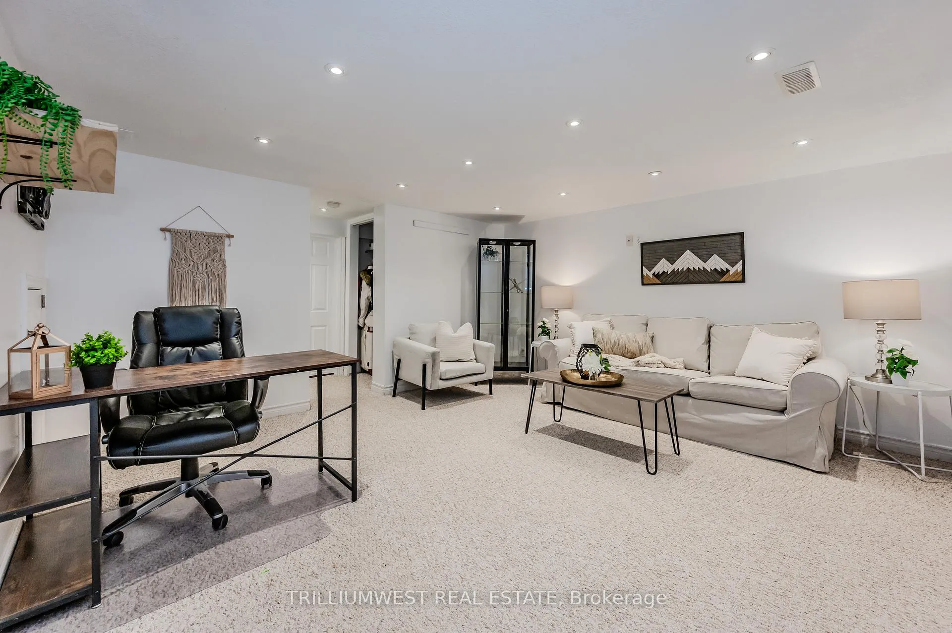 Photo 22 of 283 Spadina Road E, Kitchener — HOMEH