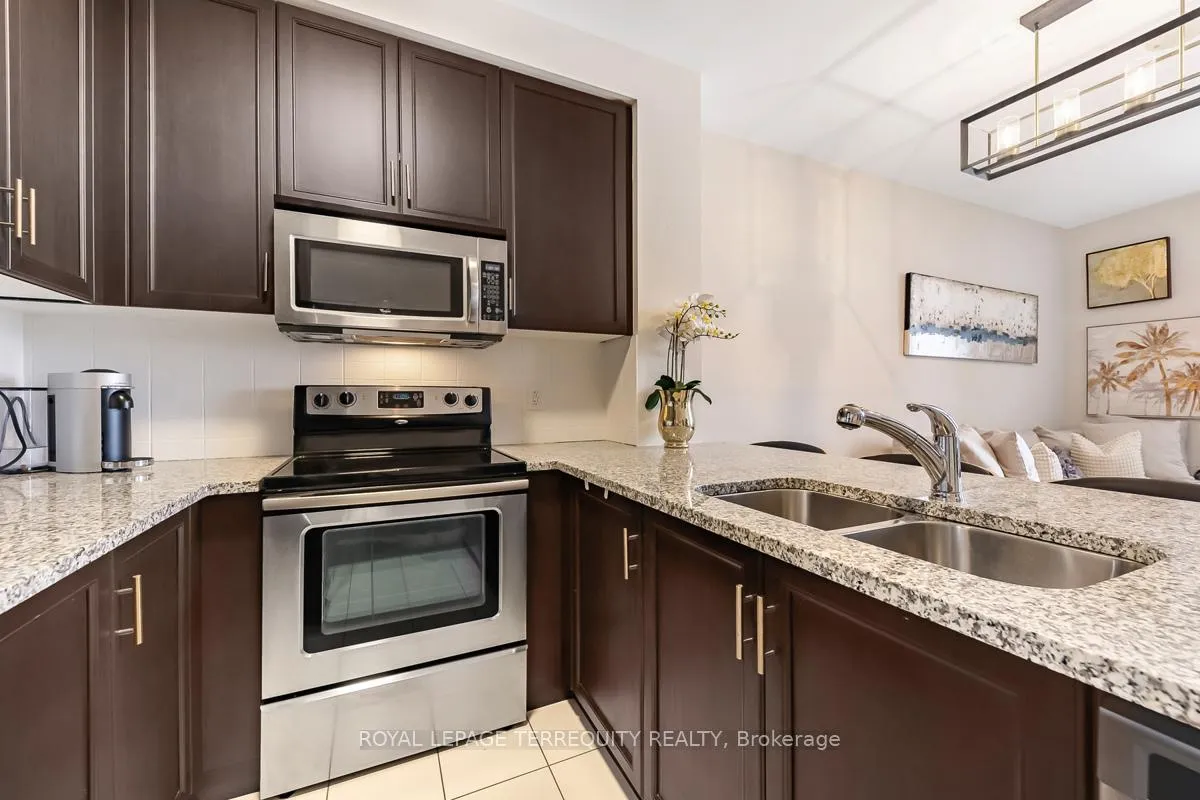 Photo 6 of Unit 1015, 9245 Jane Street, Vaughan, Maple — HOMEH