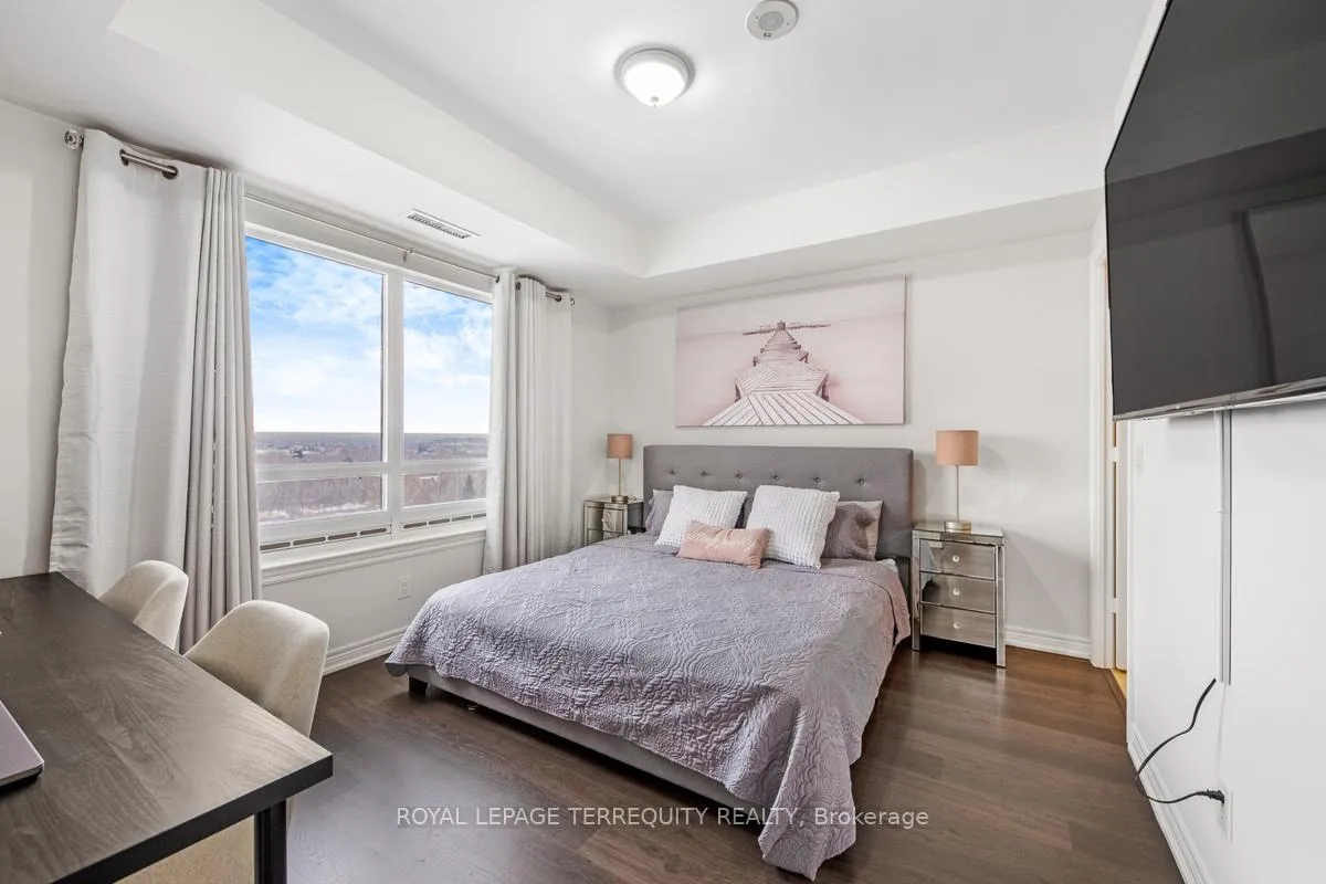 Photo 8 of Unit 1015, 9245 Jane Street, Vaughan, Maple — HOMEH