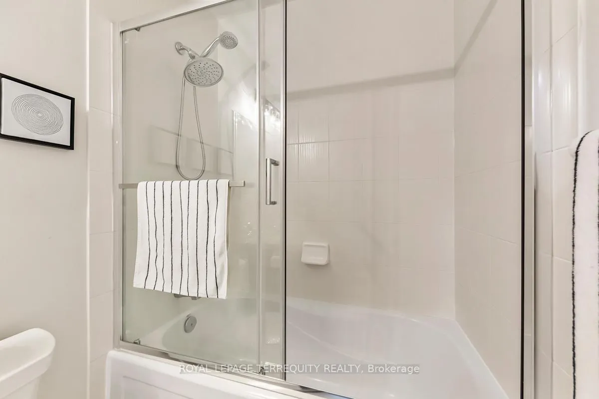 Photo 18 of Unit 1015, 9245 Jane Street, Vaughan, Maple — HOMEH