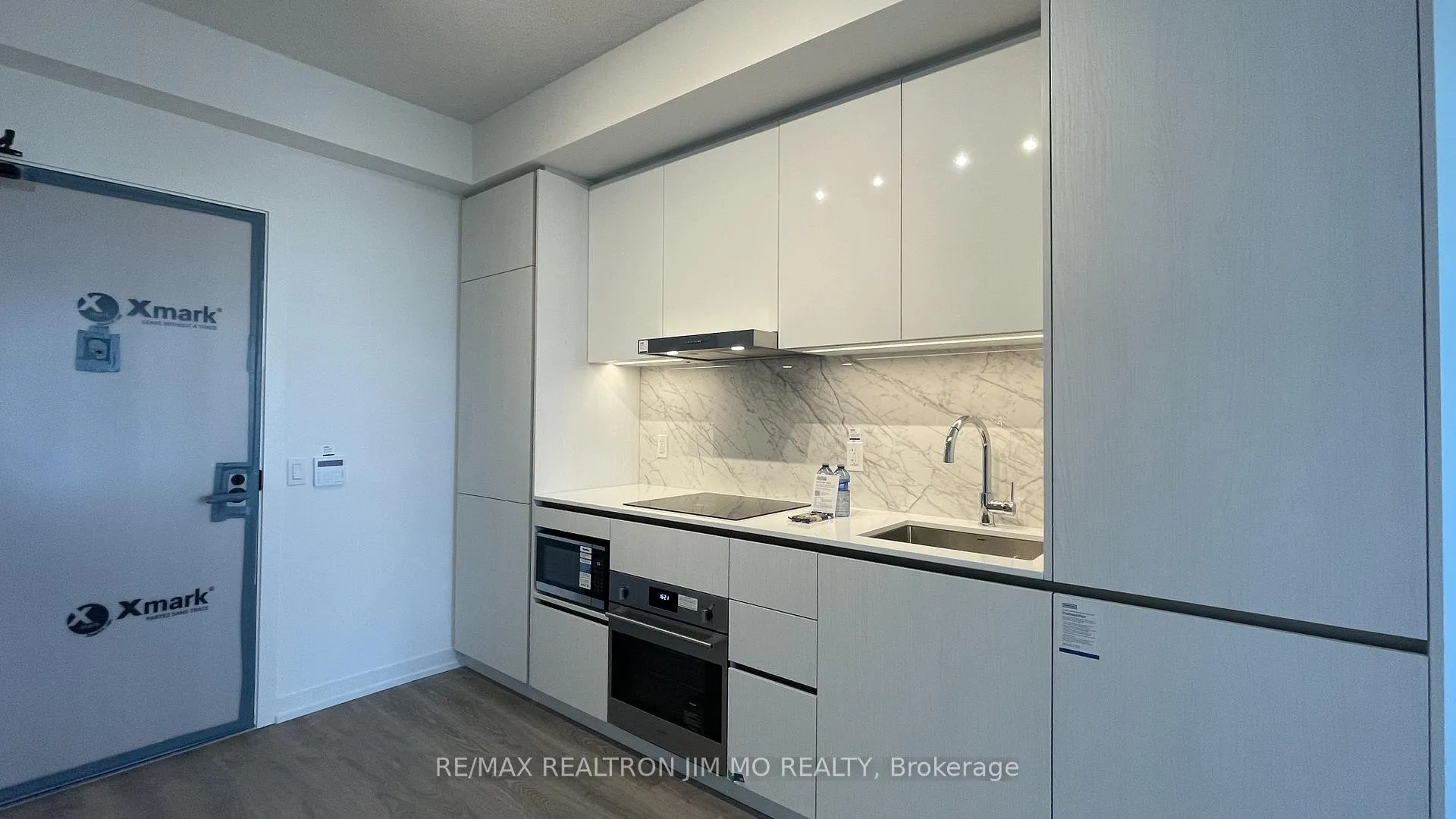 Photo 2 of Unit 2905, 8 Interchange Way, Vaughan, Vaughan Corporate Centre — HOMEH