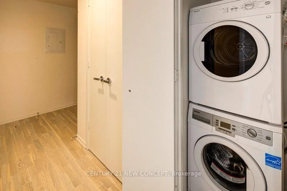 Photo 4 of Unit 3810, 1 Bloor Street, Toronto, Church-Yonge Corridor — HOMEH