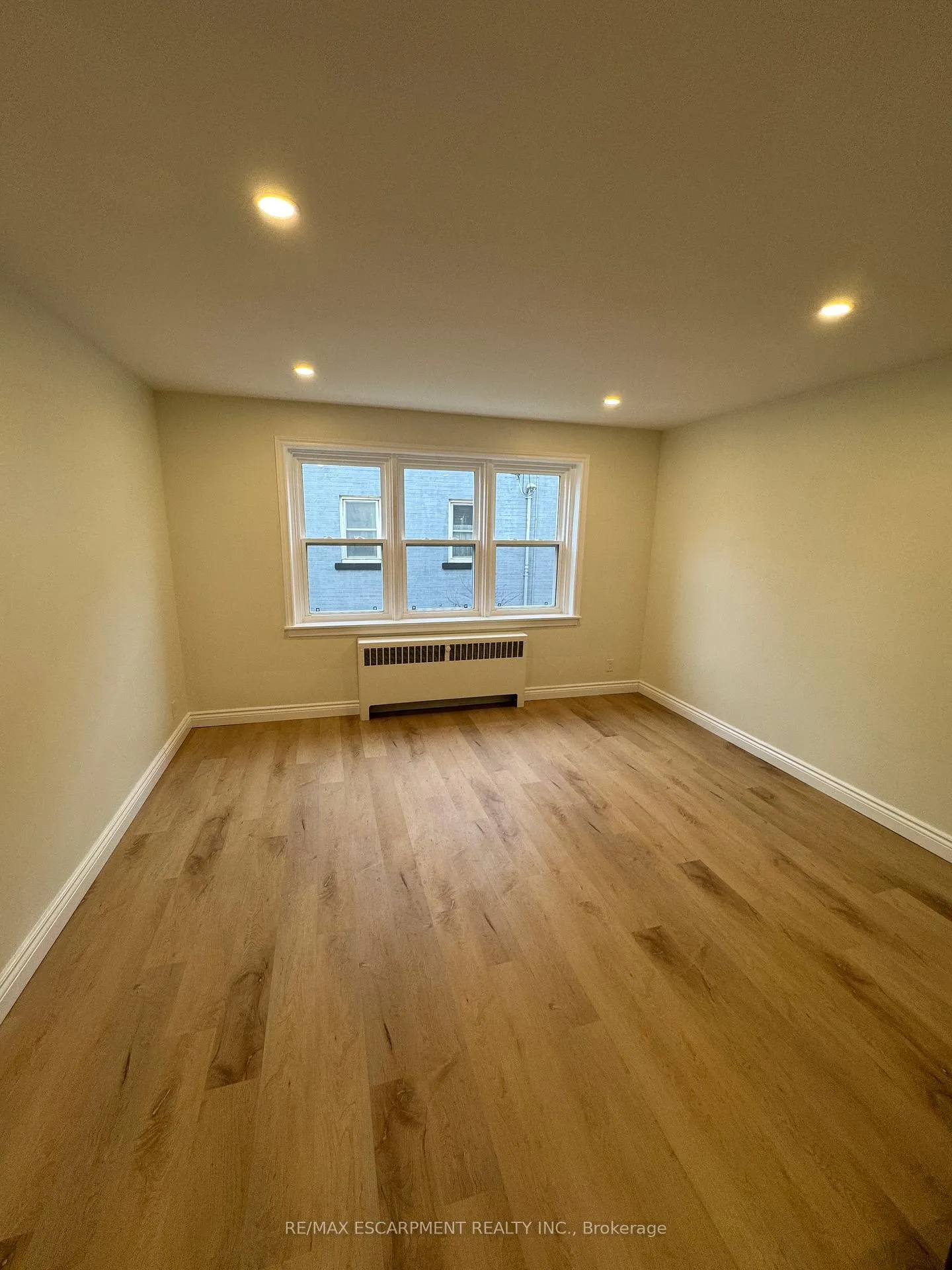 Photo 8 of Unit 15, 1759 King Street, Hamilton, Bartonville — HOMEH