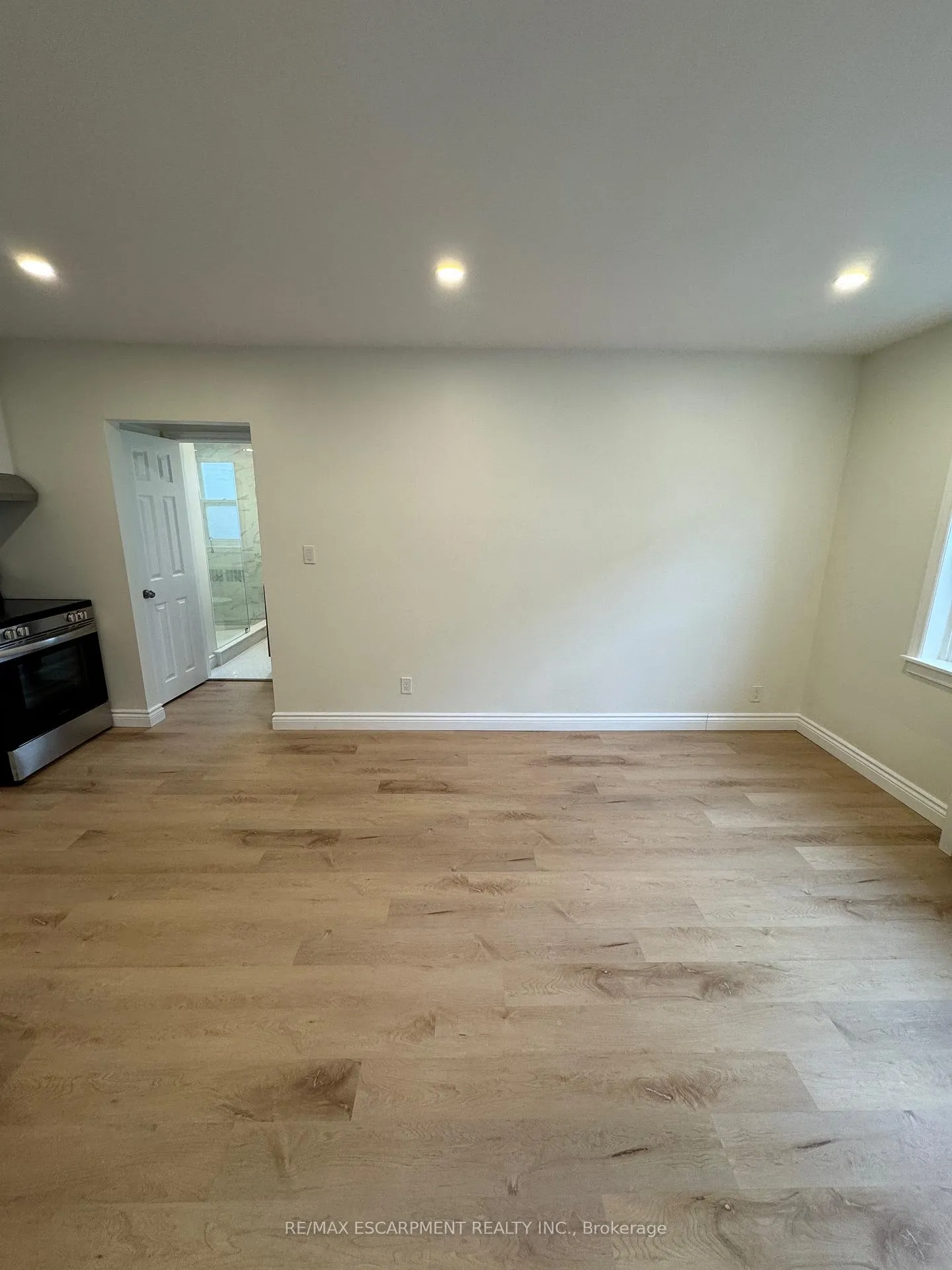 Photo 9 of Unit 15, 1759 King Street, Hamilton, Bartonville — HOMEH