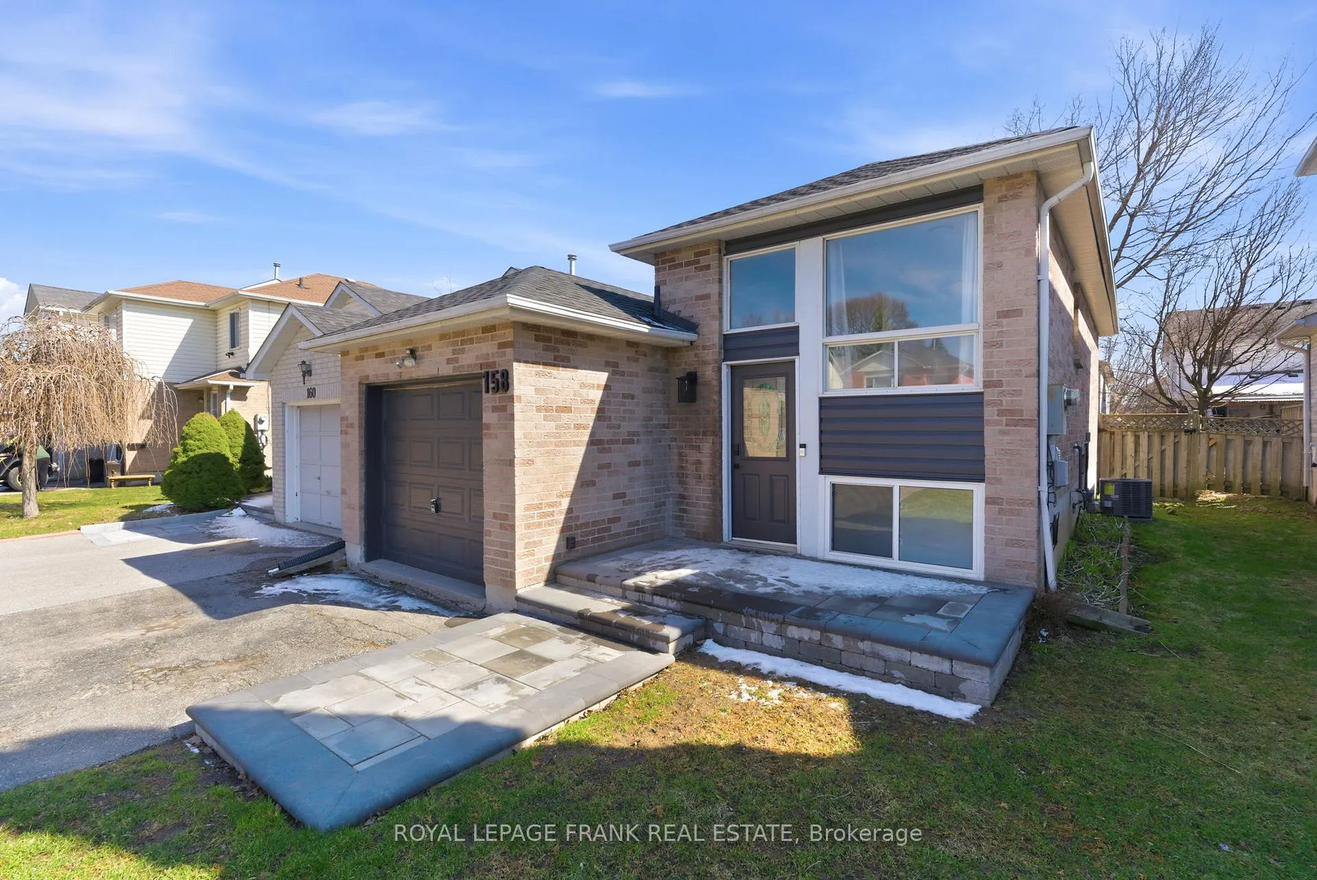 Photo 2 of 158 Trudeau Drive, Clarington, Bowmanville — HOMEH