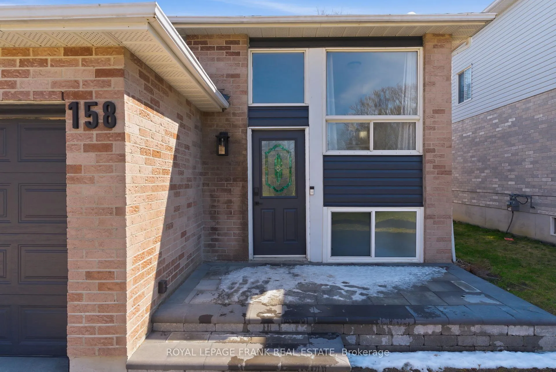Photo 3 of 158 Trudeau Drive, Clarington, Bowmanville — HOMEH