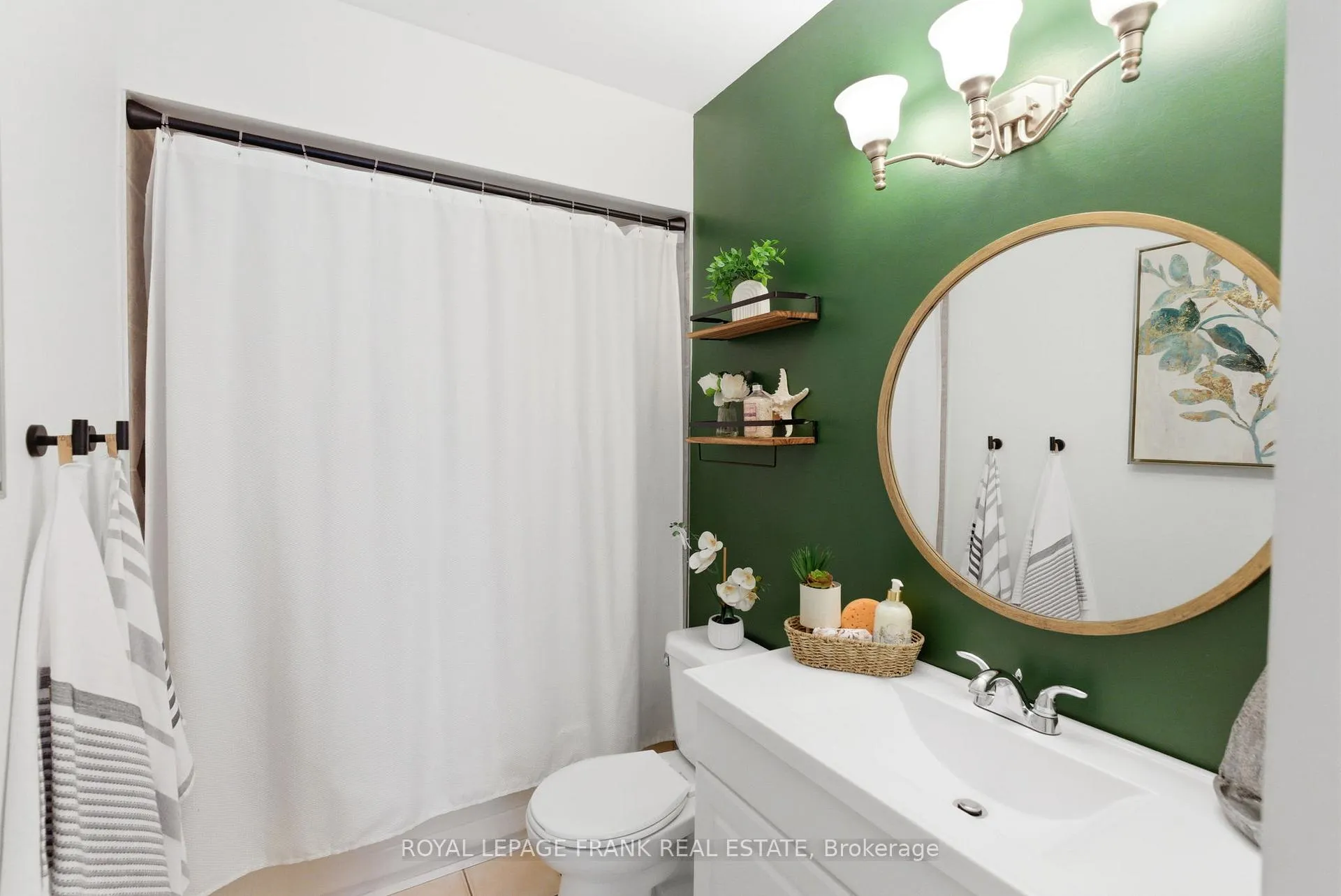 Photo 19 of 158 Trudeau Drive, Clarington, Bowmanville — HOMEH
