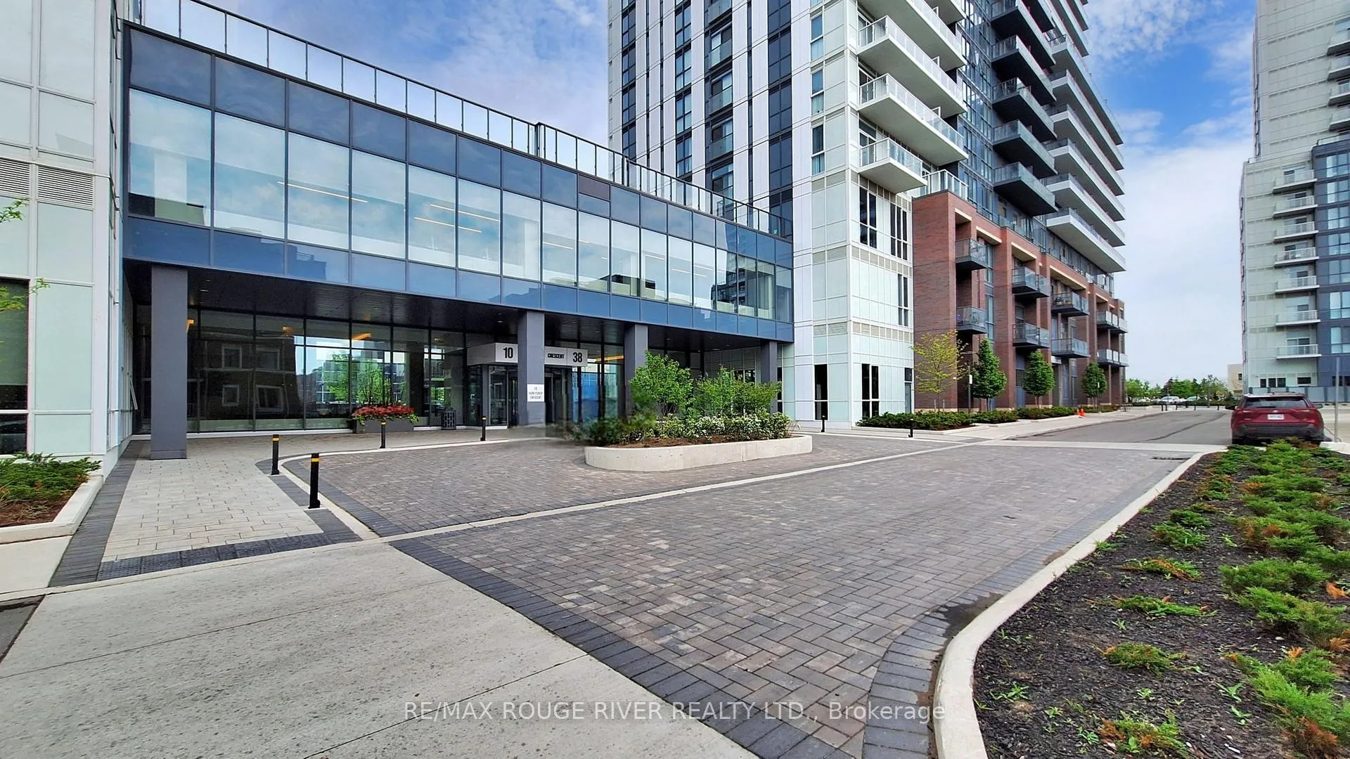 Photo 2 of Unit 807, 38 Honeycrisp Crescent, Vaughan, Vaughan Corporate Centre — HOMEH
