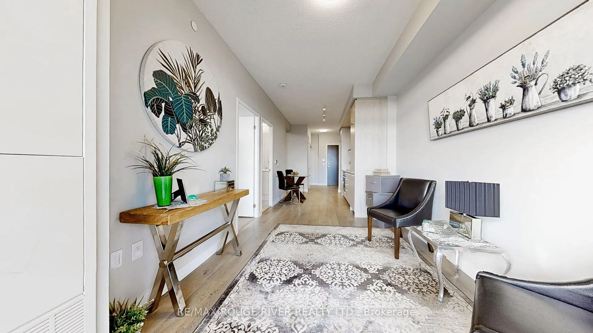 Photo 14 of Unit 807, 38 Honeycrisp Crescent, Vaughan, Vaughan Corporate Centre — HOMEH