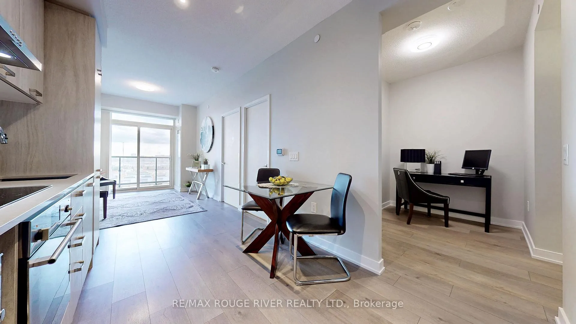 Photo 21 of Unit 807, 38 Honeycrisp Crescent, Vaughan, Vaughan Corporate Centre — HOMEH