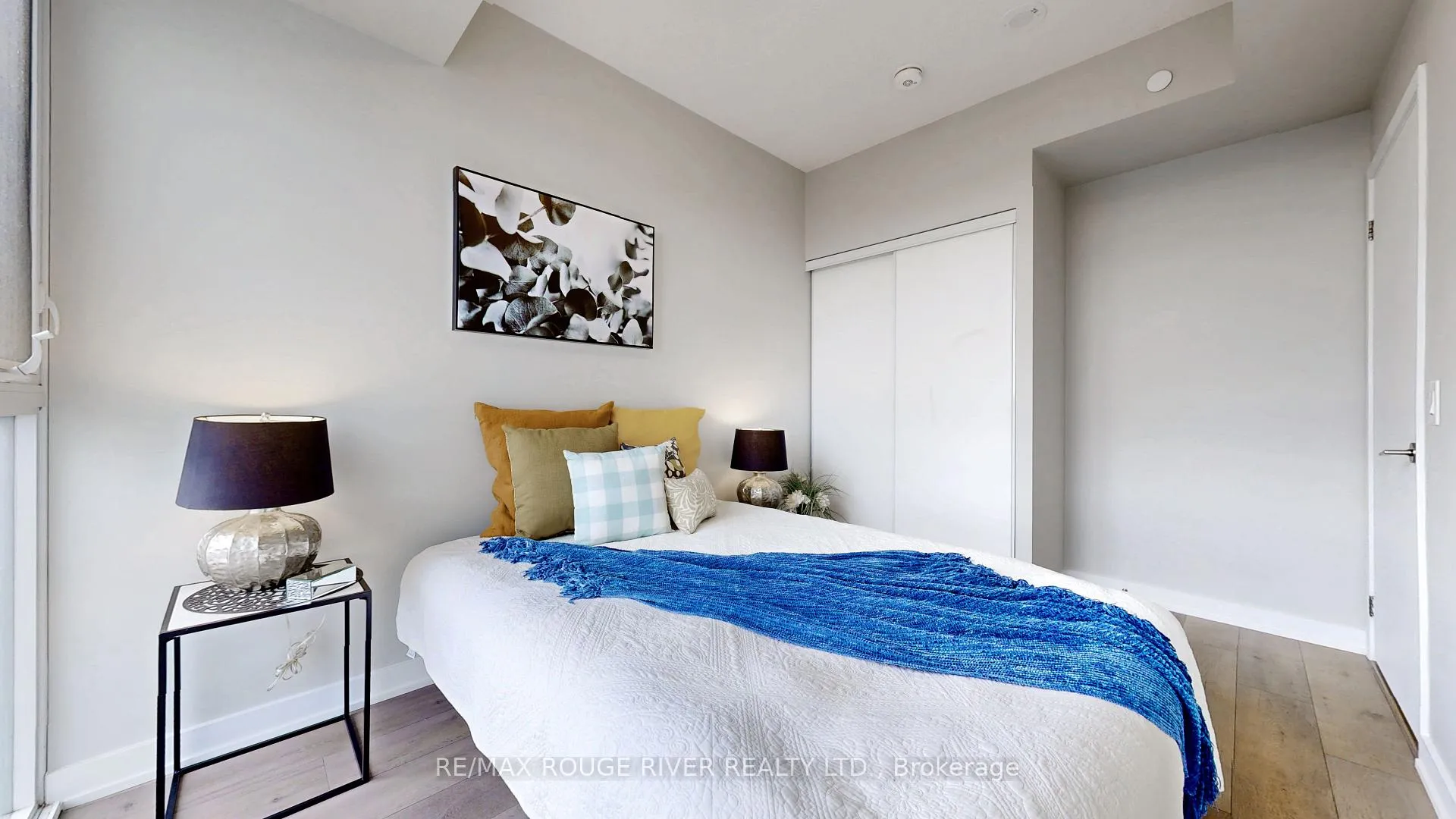 Photo 24 of Unit 807, 38 Honeycrisp Crescent, Vaughan, Vaughan Corporate Centre — HOMEH