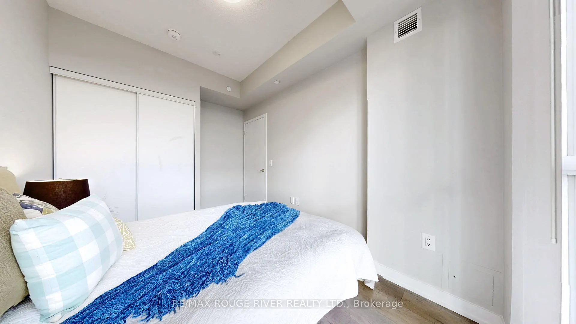 Photo 25 of Unit 807, 38 Honeycrisp Crescent, Vaughan, Vaughan Corporate Centre — HOMEH