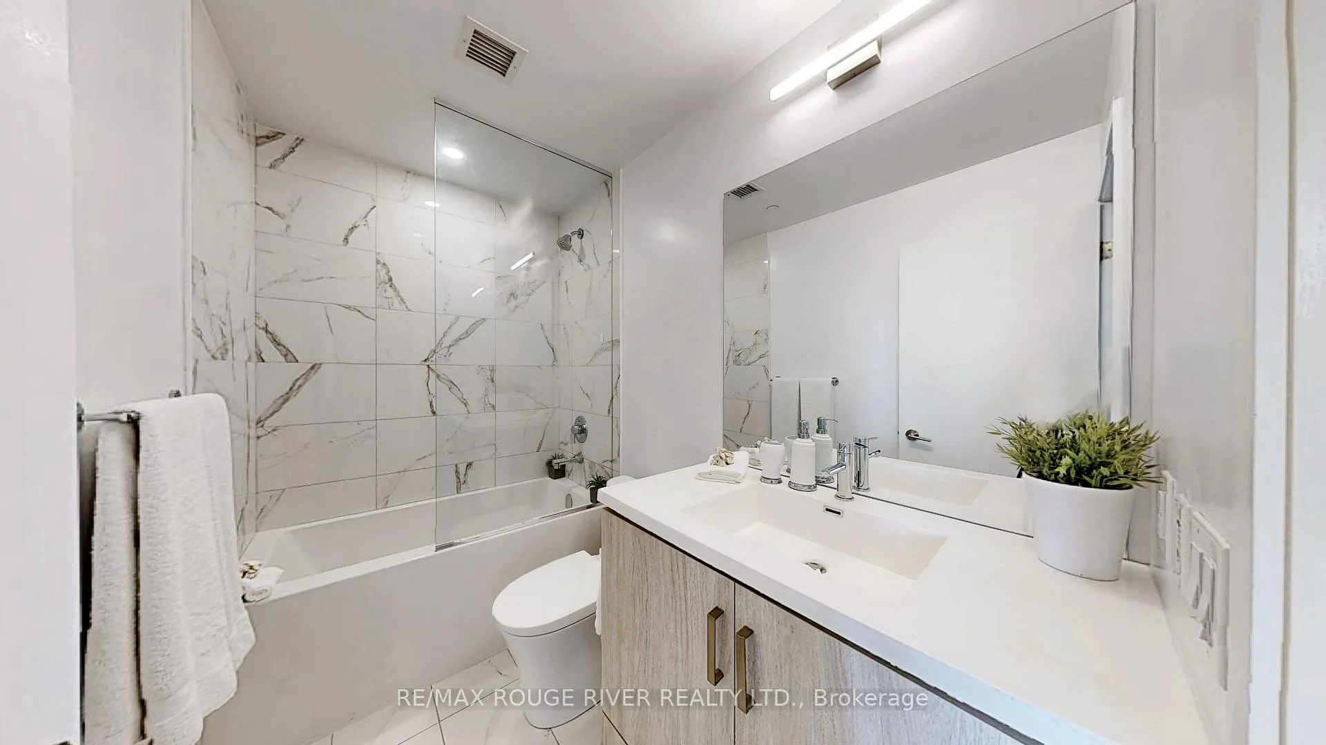 Photo 28 of Unit 807, 38 Honeycrisp Crescent, Vaughan, Vaughan Corporate Centre — HOMEH