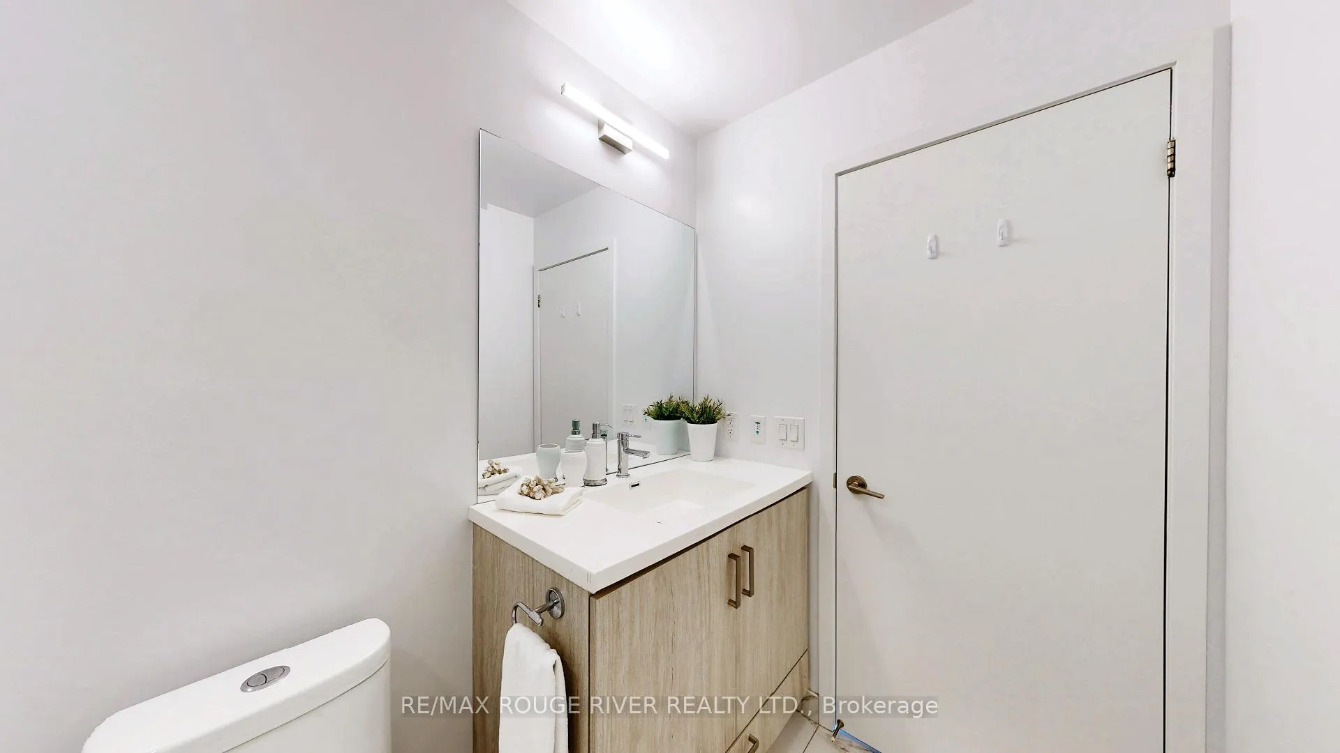 Photo 29 of Unit 807, 38 Honeycrisp Crescent, Vaughan, Vaughan Corporate Centre — HOMEH