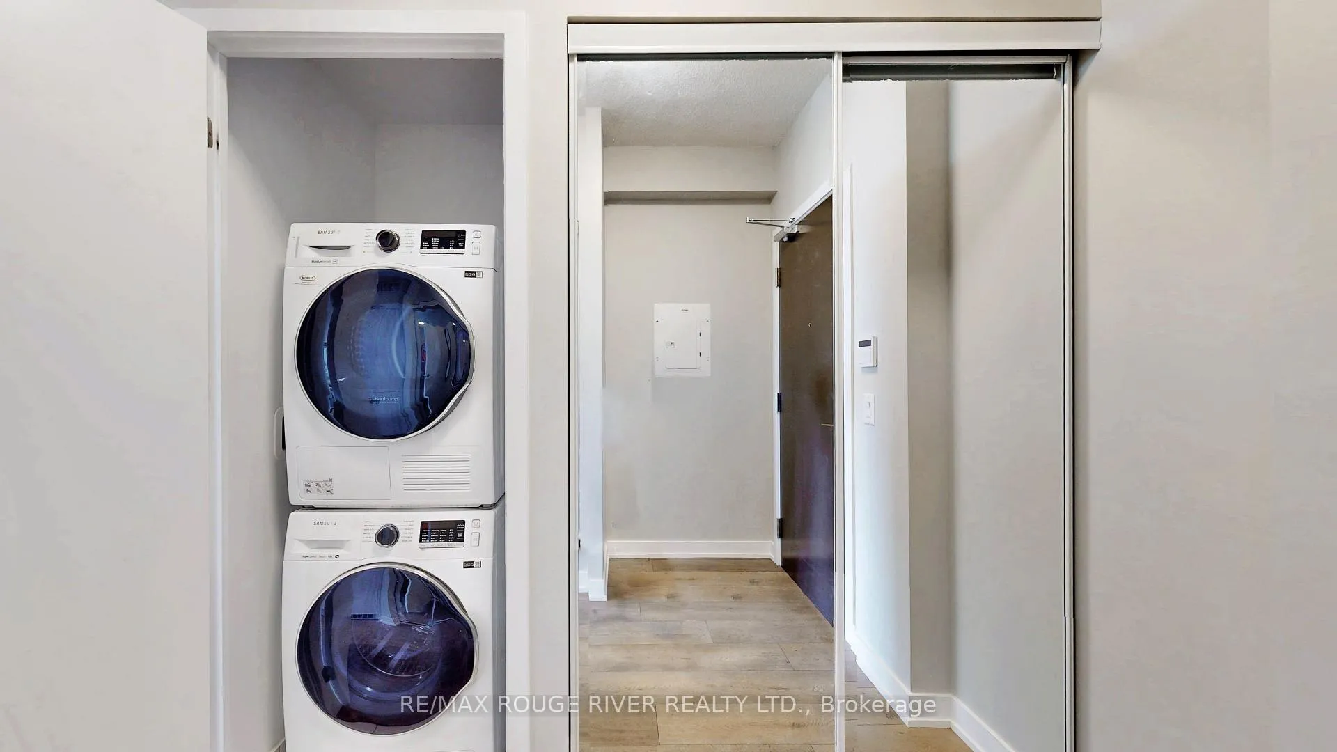 Photo 30 of Unit 807, 38 Honeycrisp Crescent, Vaughan, Vaughan Corporate Centre — HOMEH