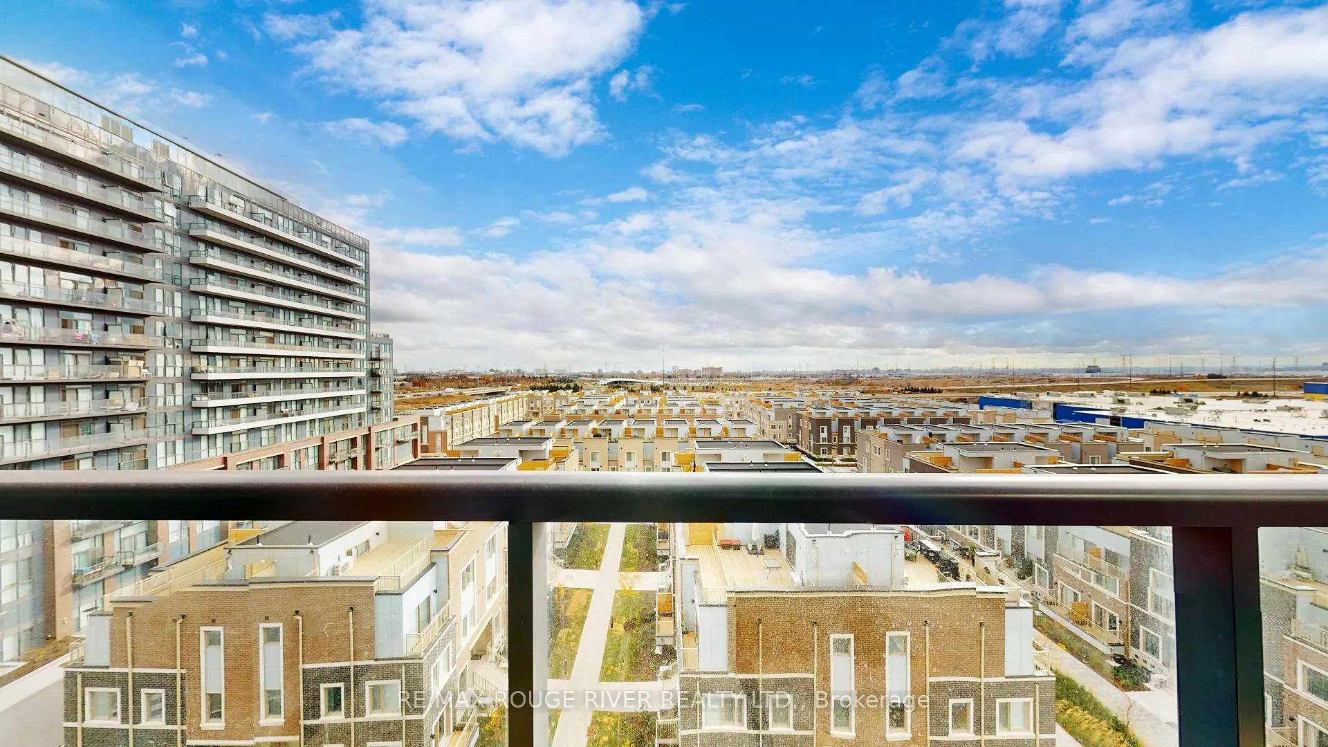 Photo 32 of Unit 807, 38 Honeycrisp Crescent, Vaughan, Vaughan Corporate Centre — HOMEH