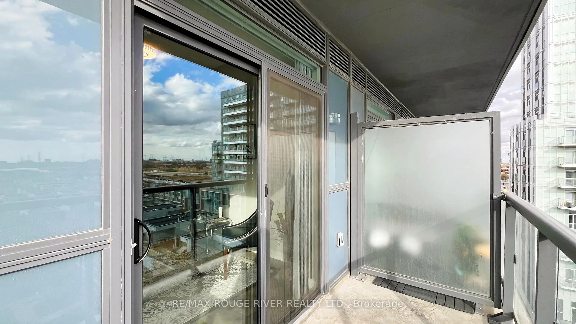 Photo 38 of Unit 807, 38 Honeycrisp Crescent, Vaughan, Vaughan Corporate Centre — HOMEH