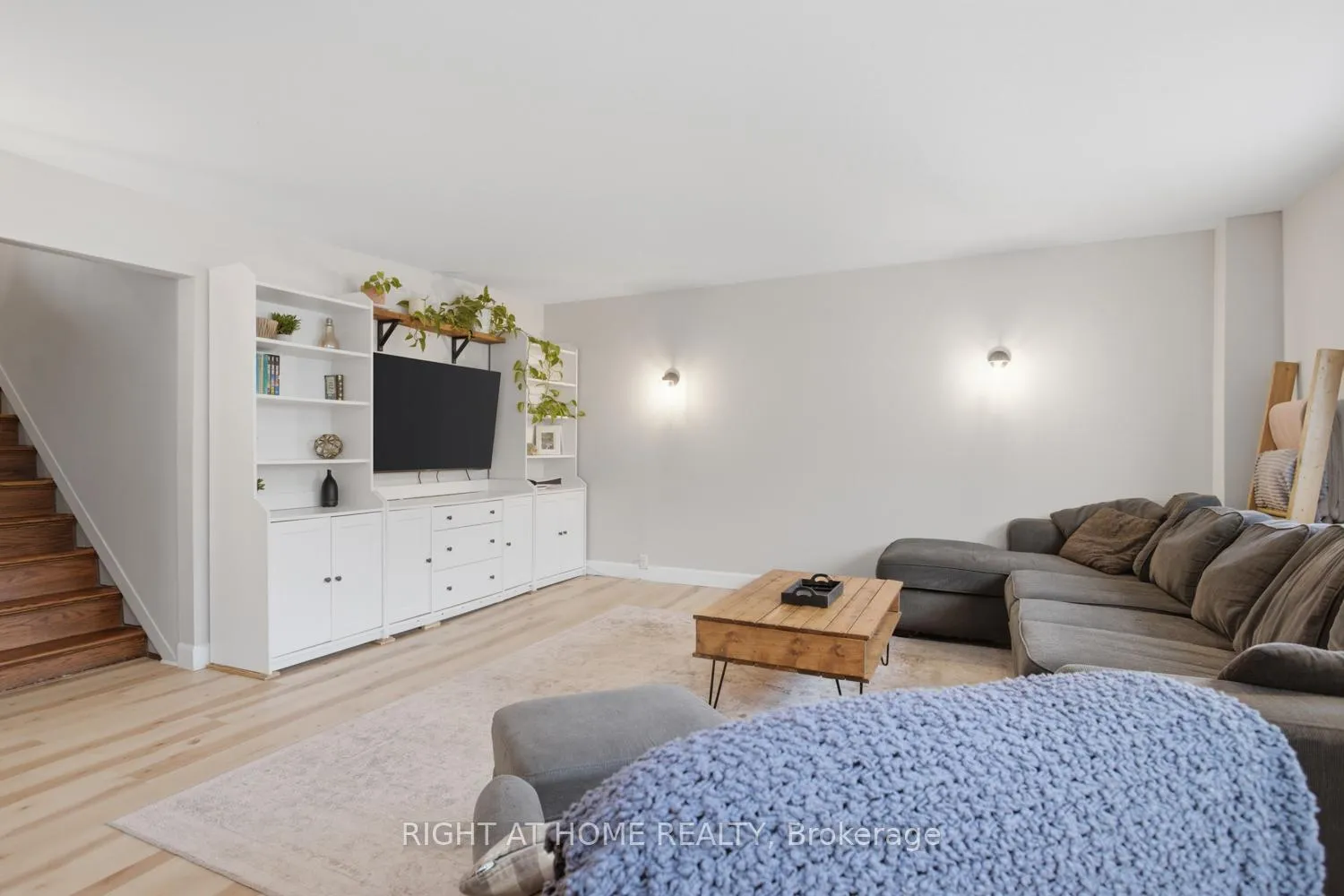 Photo 5 of 60 King Street E, Cramahe, Colborne — HOMEH