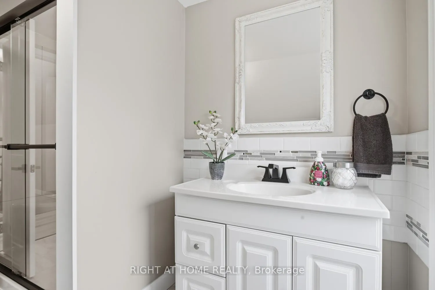 Photo 17 of 60 King Street E, Cramahe, Colborne — HOMEH