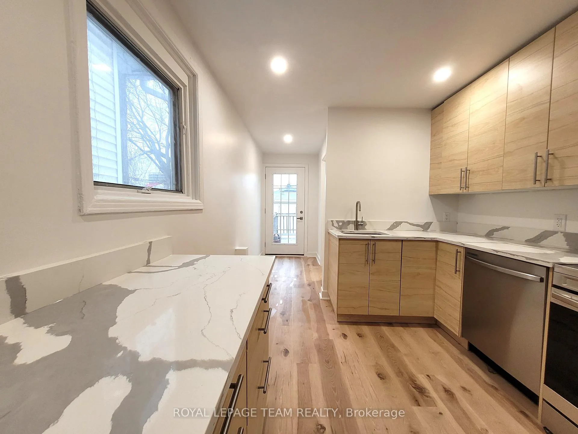 Photo 11 of Unit 2, 145 St Andrew Street, Ottawa, Lower Town/Byward Market — HOMEH