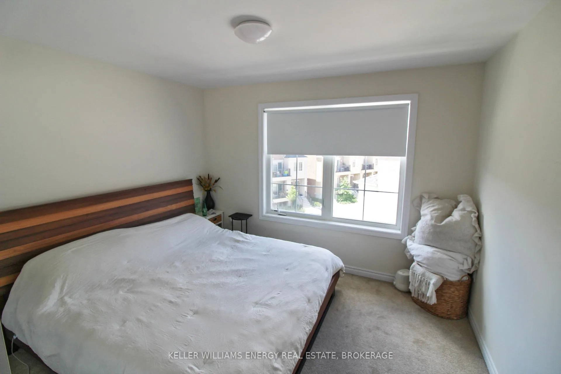 Photo 5 of Unit 12, 485 Beresford Path, Oshawa, Central — HOMEH