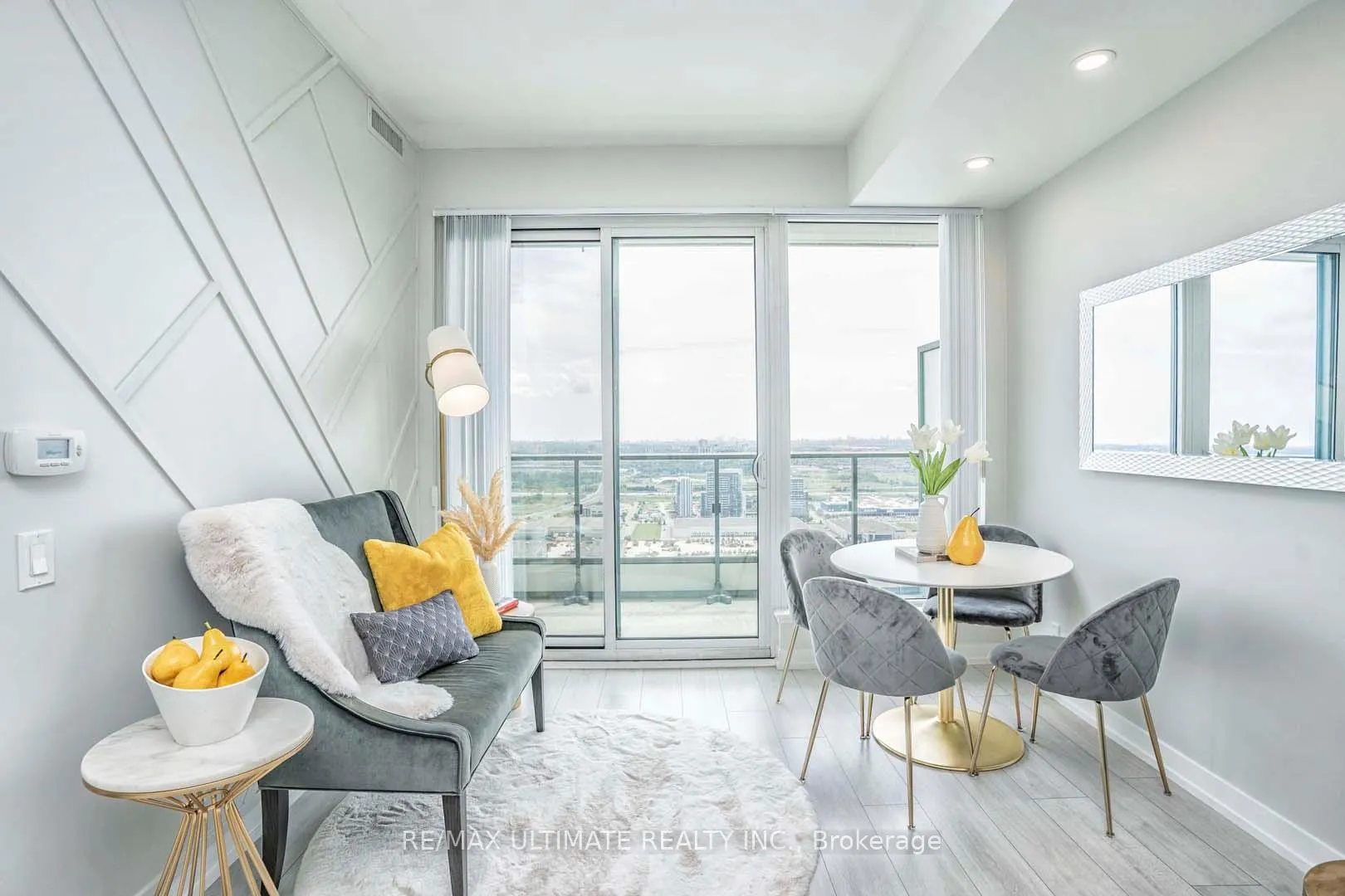 Photo 9 of Unit 4005, 5 Buttermill Avenue, Vaughan, Vaughan Corporate Centre — HOMEH