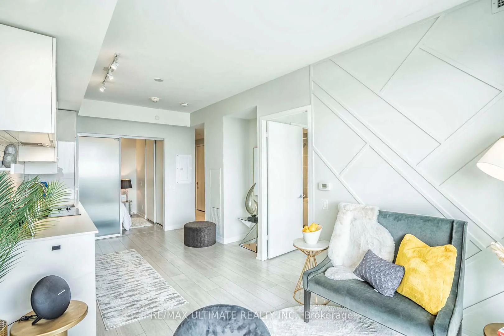 Photo 10 of Unit 4005, 5 Buttermill Avenue, Vaughan, Vaughan Corporate Centre — HOMEH