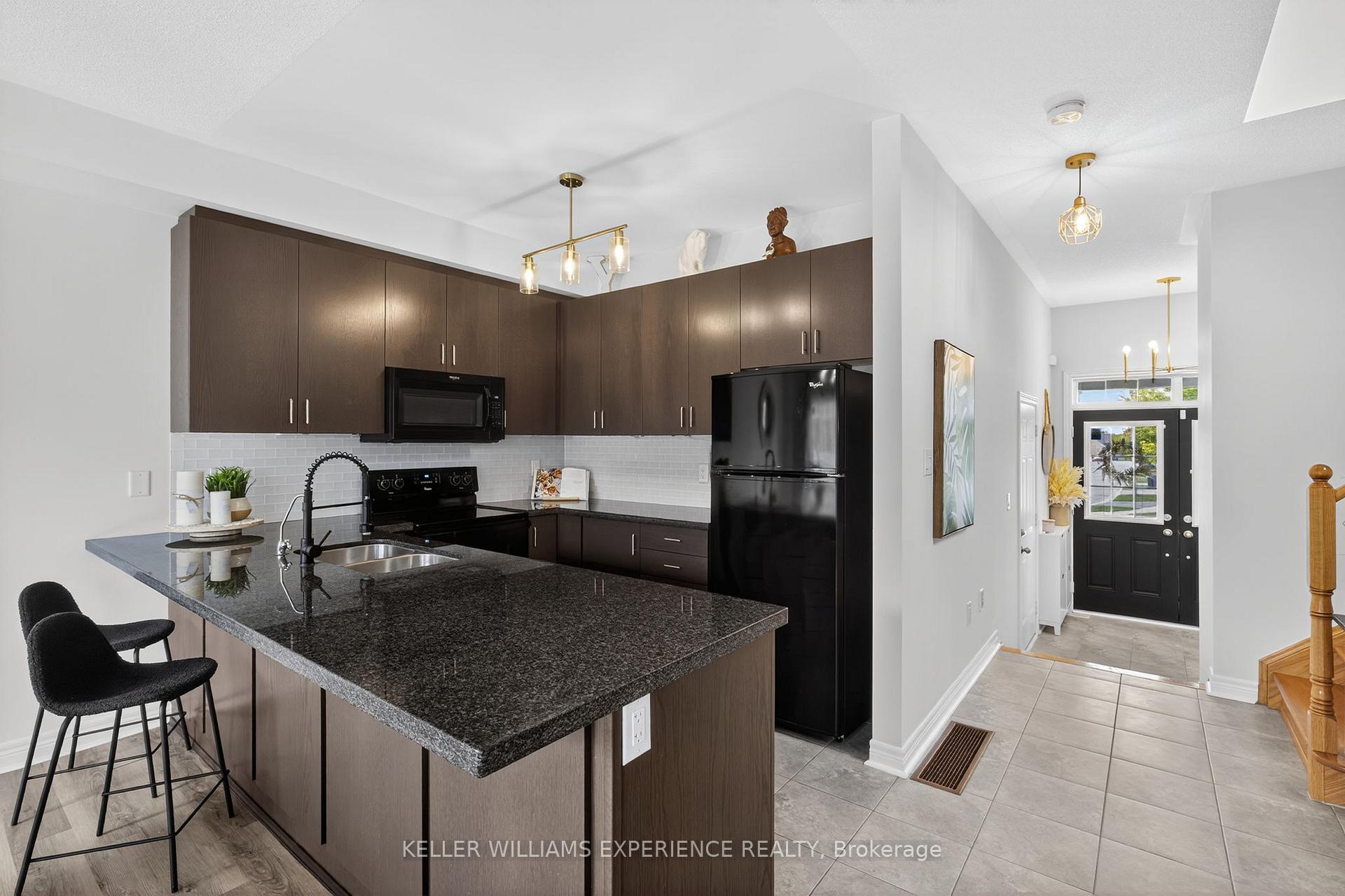 Photo 7 of 70 Pearcey Crescent, Barrie, Bayfield — HOMEH