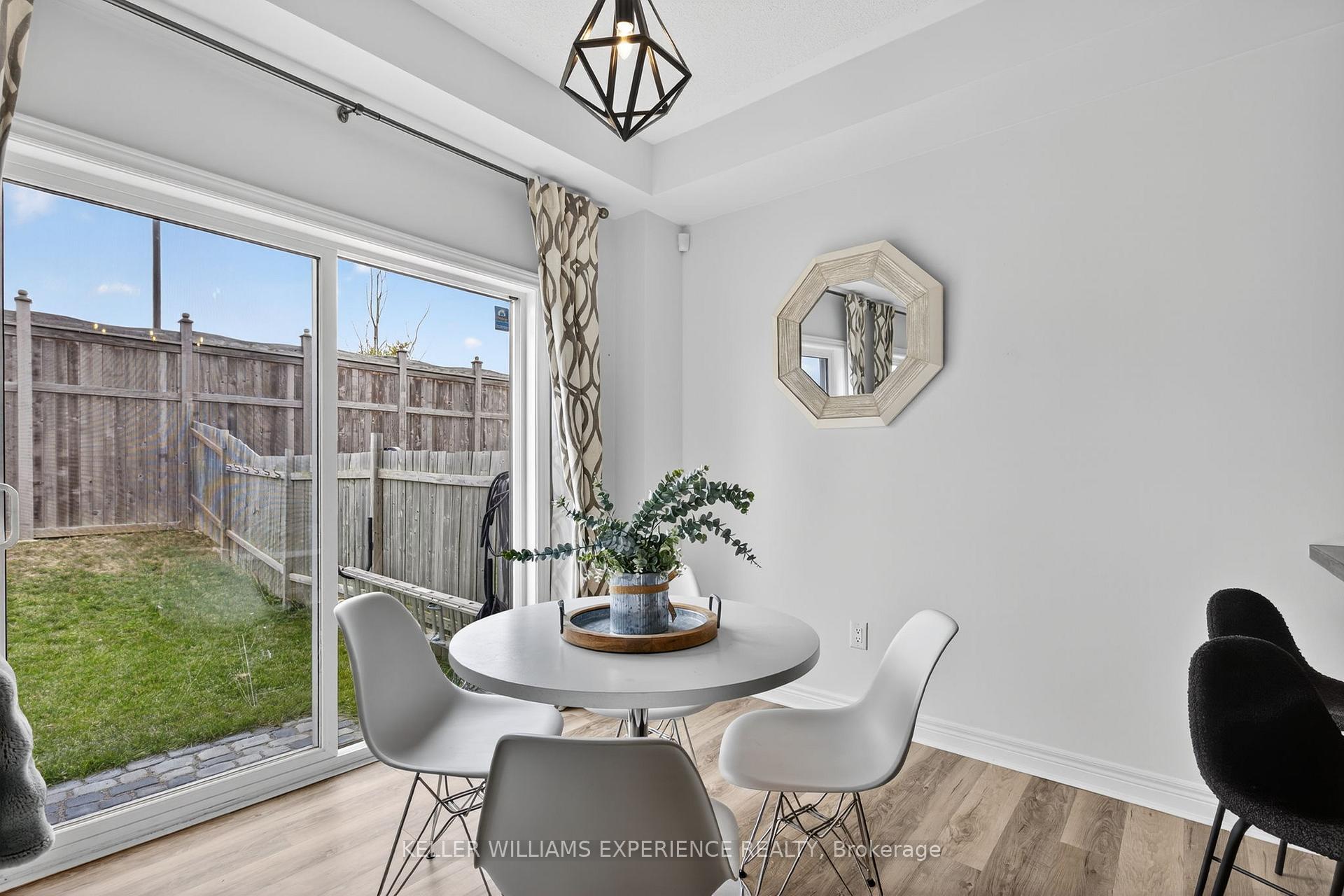 Photo 9 of 70 Pearcey Crescent, Barrie, Bayfield — HOMEH