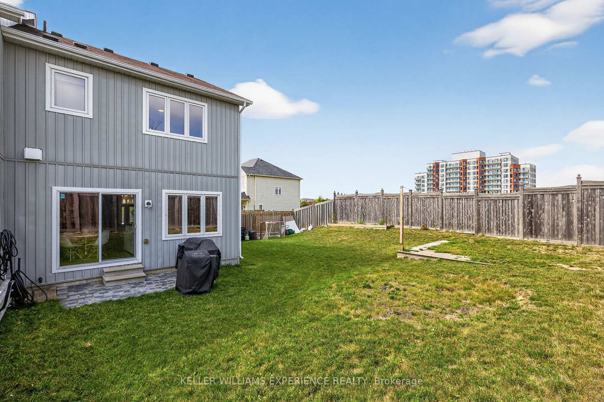 Photo 17 of 70 Pearcey Crescent, Barrie, Bayfield — HOMEH